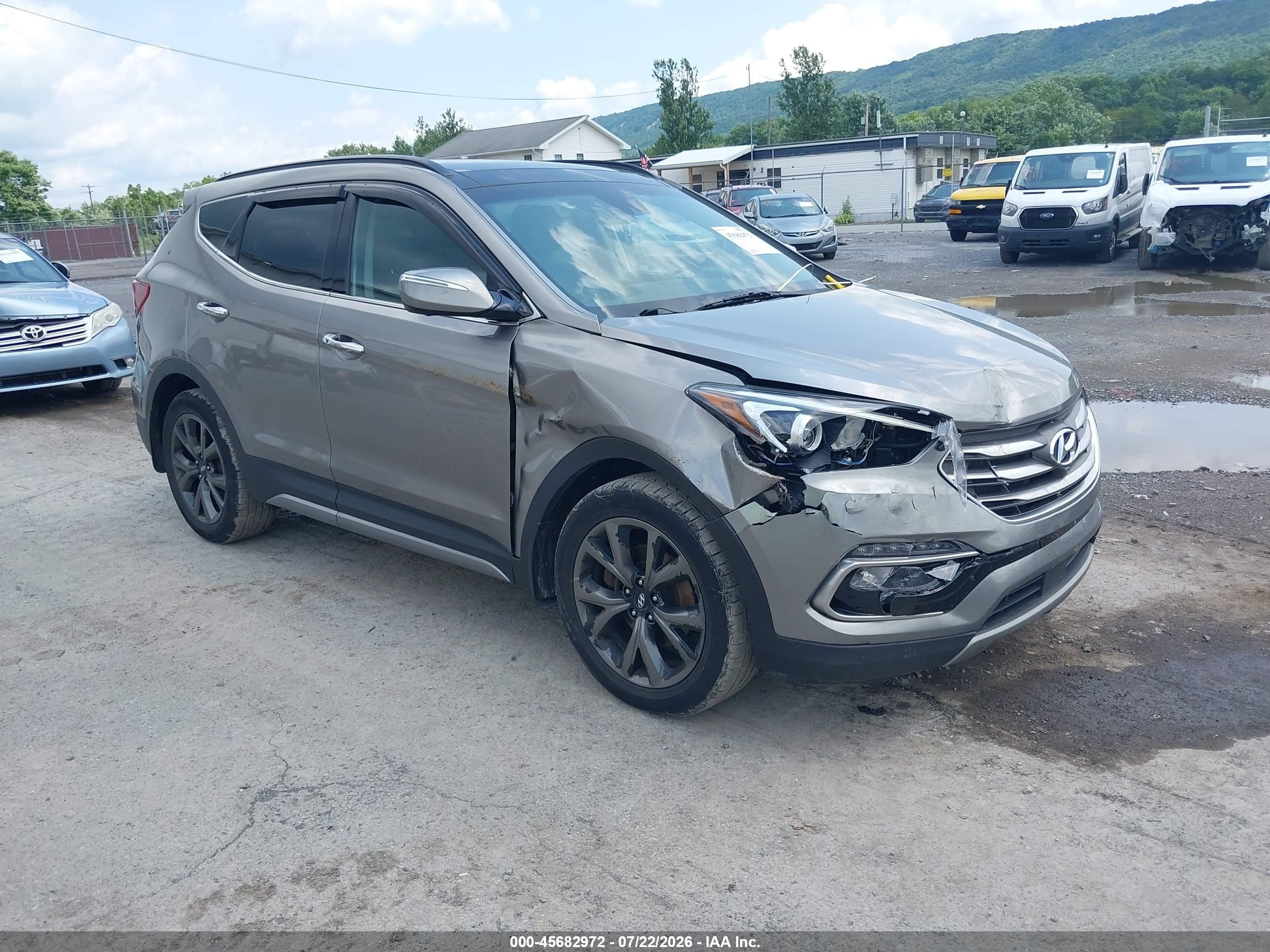 2018 Hyundai Santa Fe Ultimate, VIN 5XYZWDLA7JG514599 — Front end