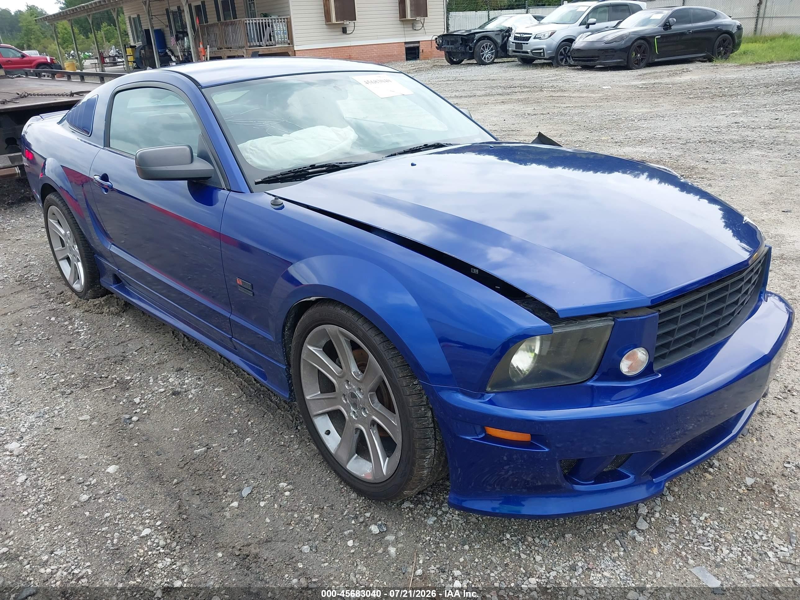 2005 Ford Mustang GT Deluxe, VIN 1ZVFT82H755233173 — Front end