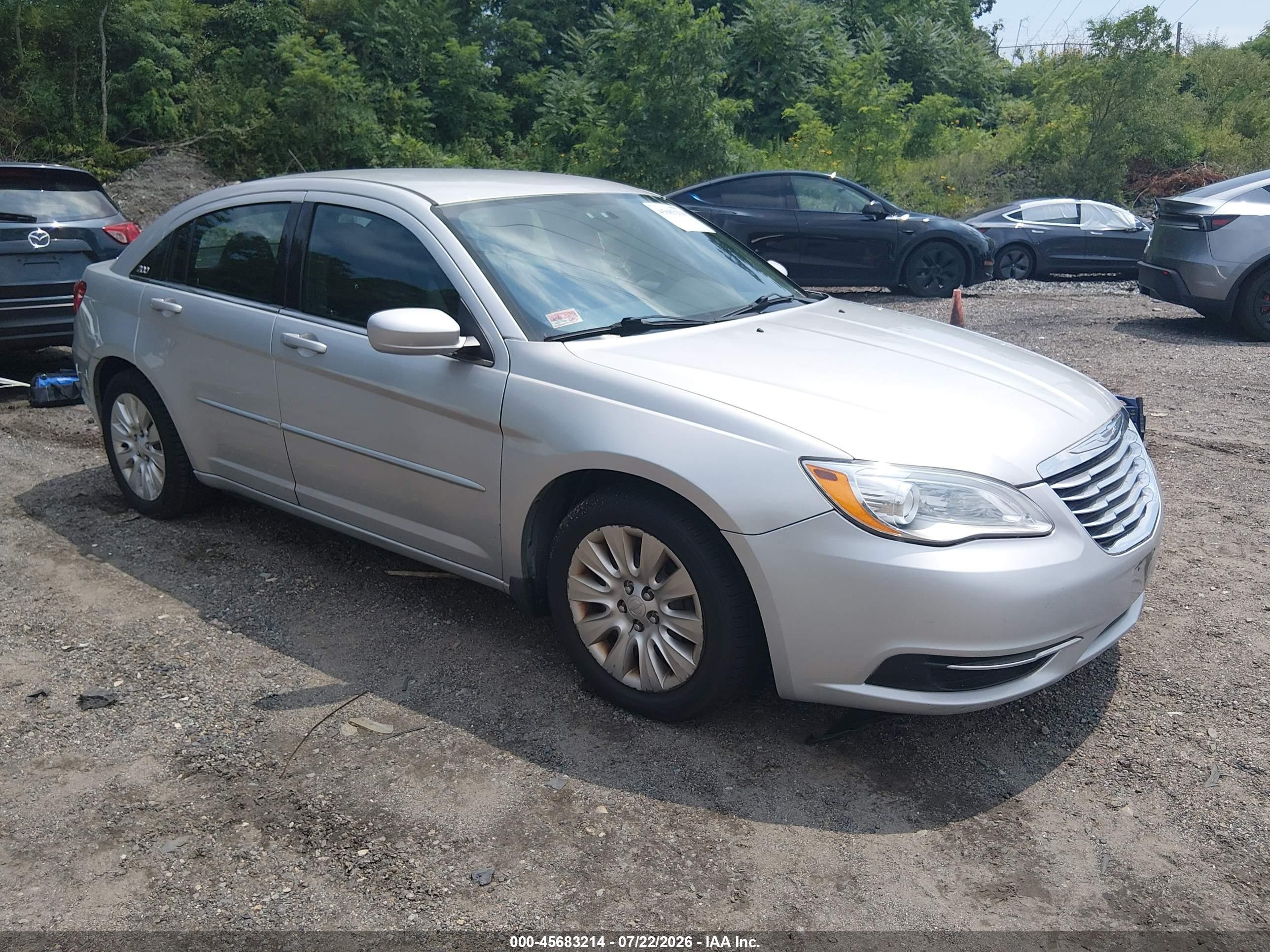 2012 Chrysler 200 LX, VIN 1C3CCBAB2CN317953 — Normal wear