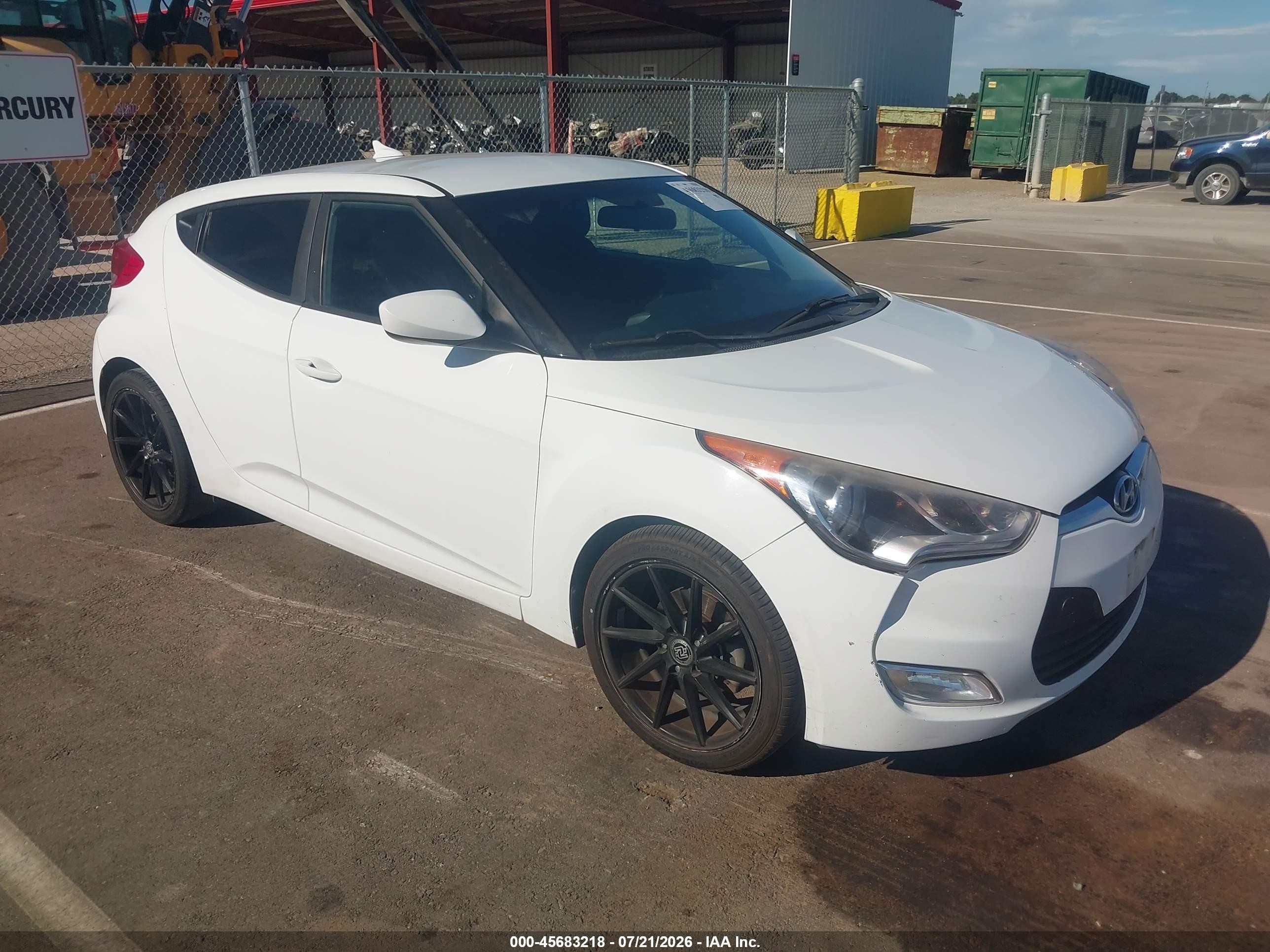 2017 Hyundai Veloster Value Edition, VIN KMHTC6AD7HU305536 — Front end