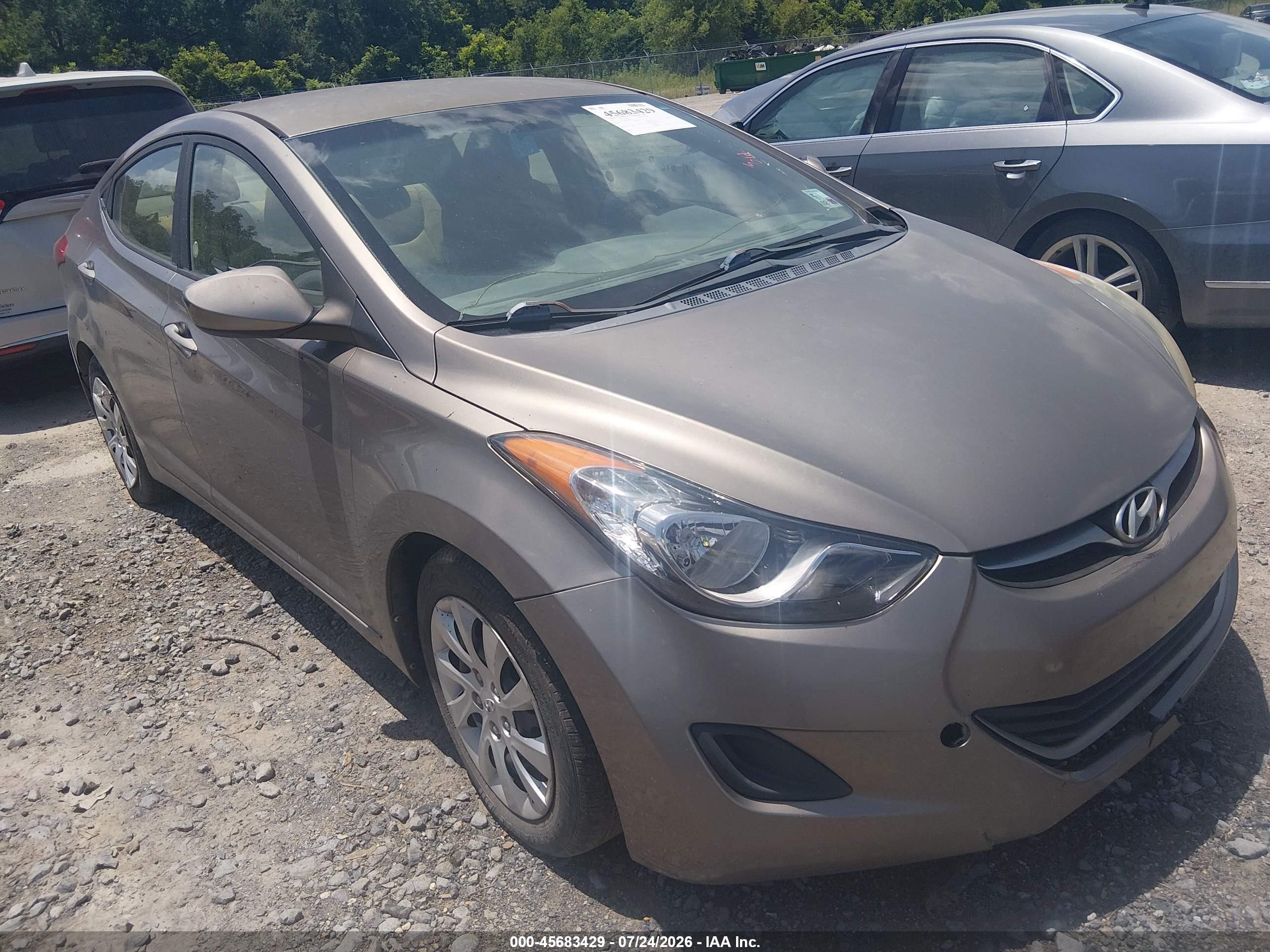 2012 Hyundai Elantra GLS, VIN 5NPDH4AE8CH133575 — Normal wear