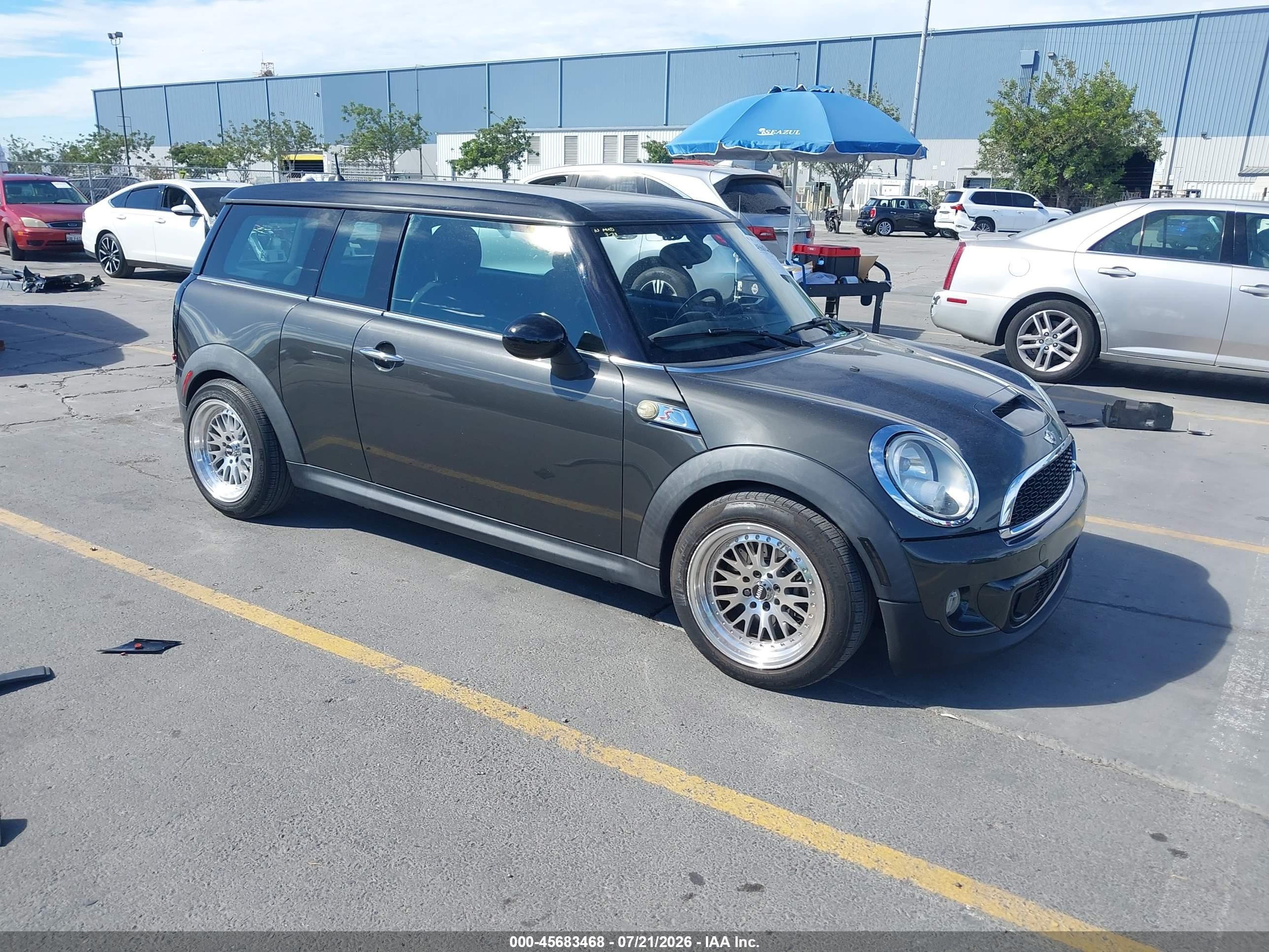 2013 MINI Clubman S, VIN WMWZG3C58DT576383 — Side