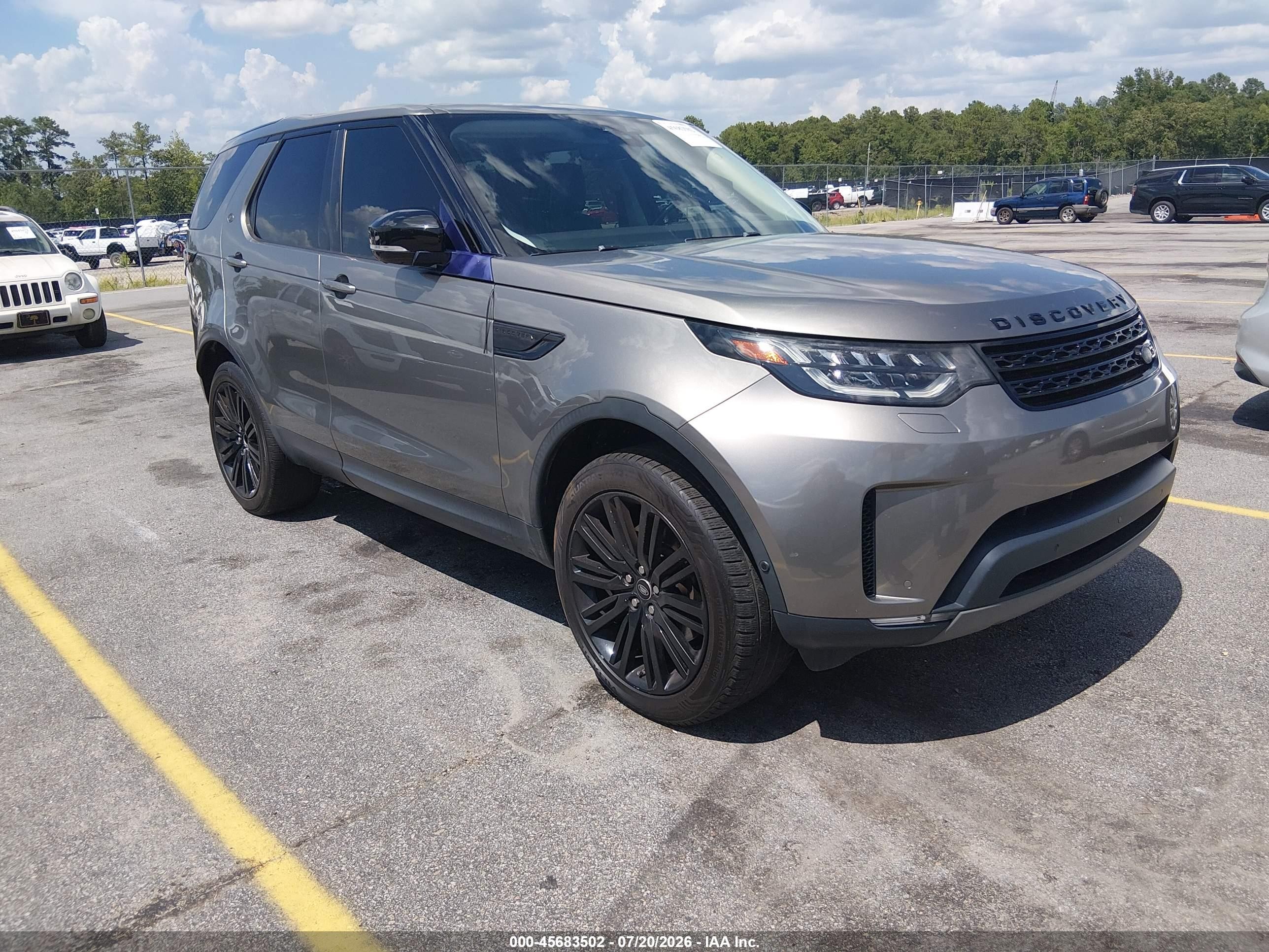 2017 Land Rover Discovery First Edition, VIN SALRTBBV7HA015211 — Rear end