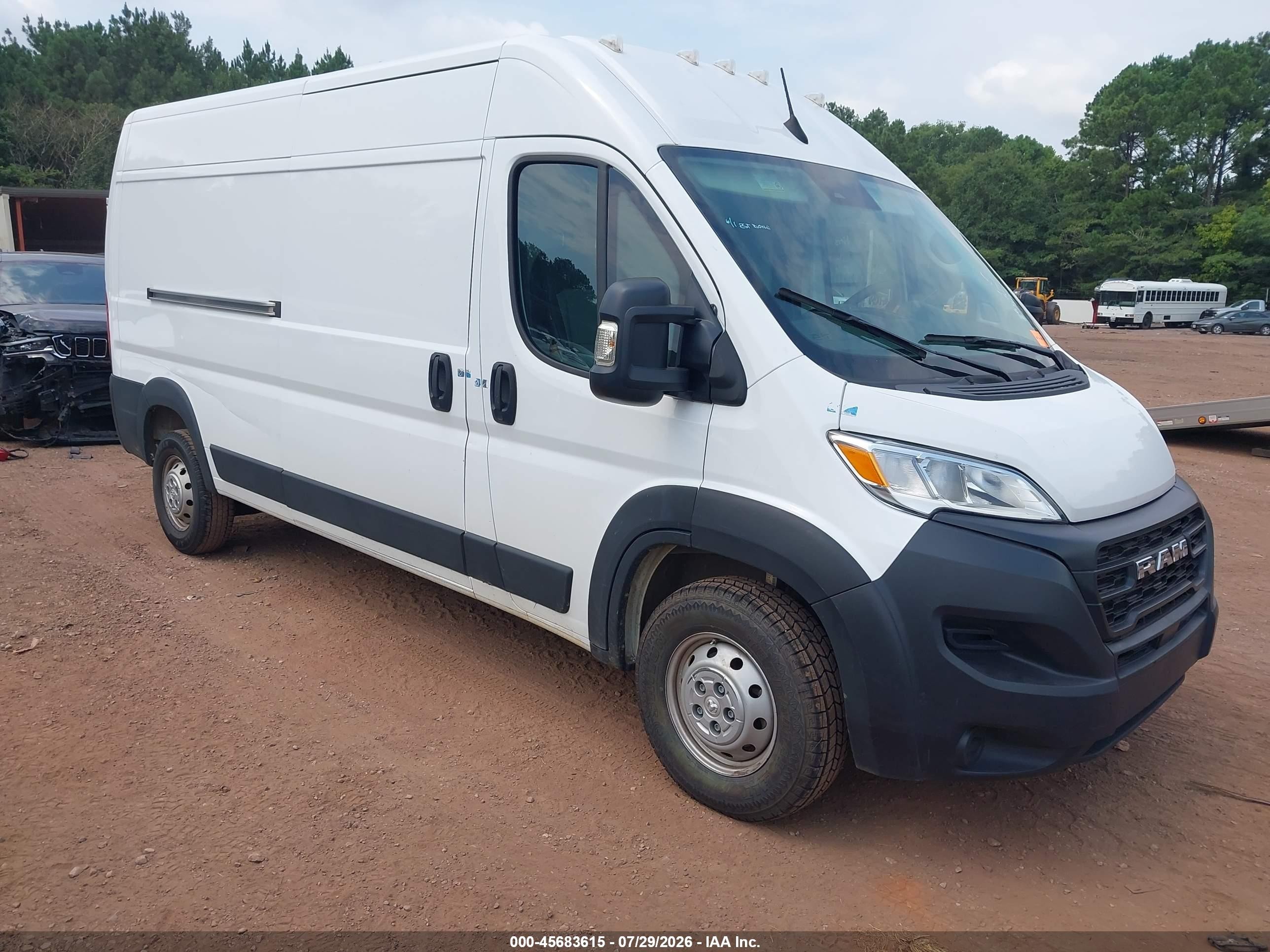 2023 Ram ProMaster Cargo, VIN 3C6LRVDG7PE598412 — Зад