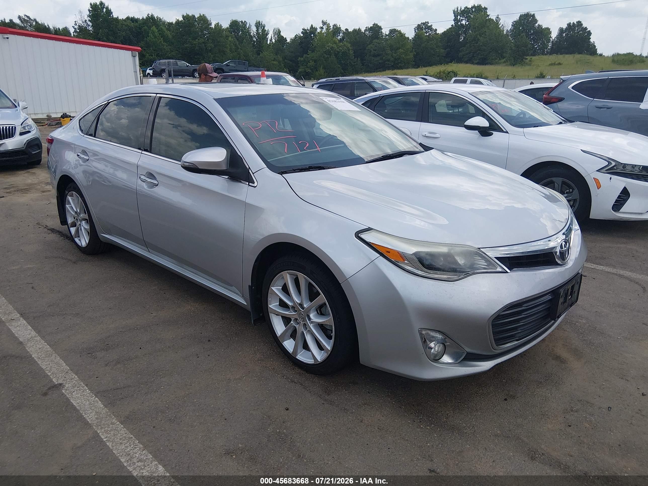2013 Toyota Avalon XLE Touring, VIN 4T1BK1EB3DU007280 — Rear end