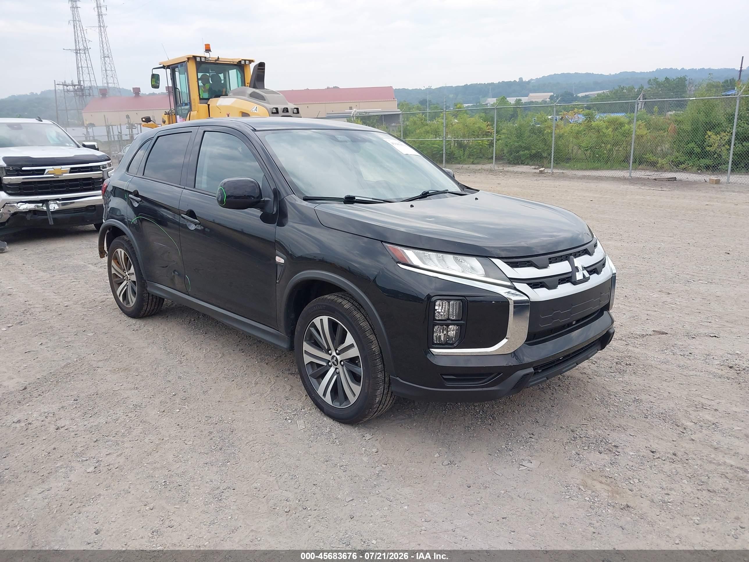 2021 Mitsubishi Outlander ES, VIN JA4APUAU1MU027032 — Rear end