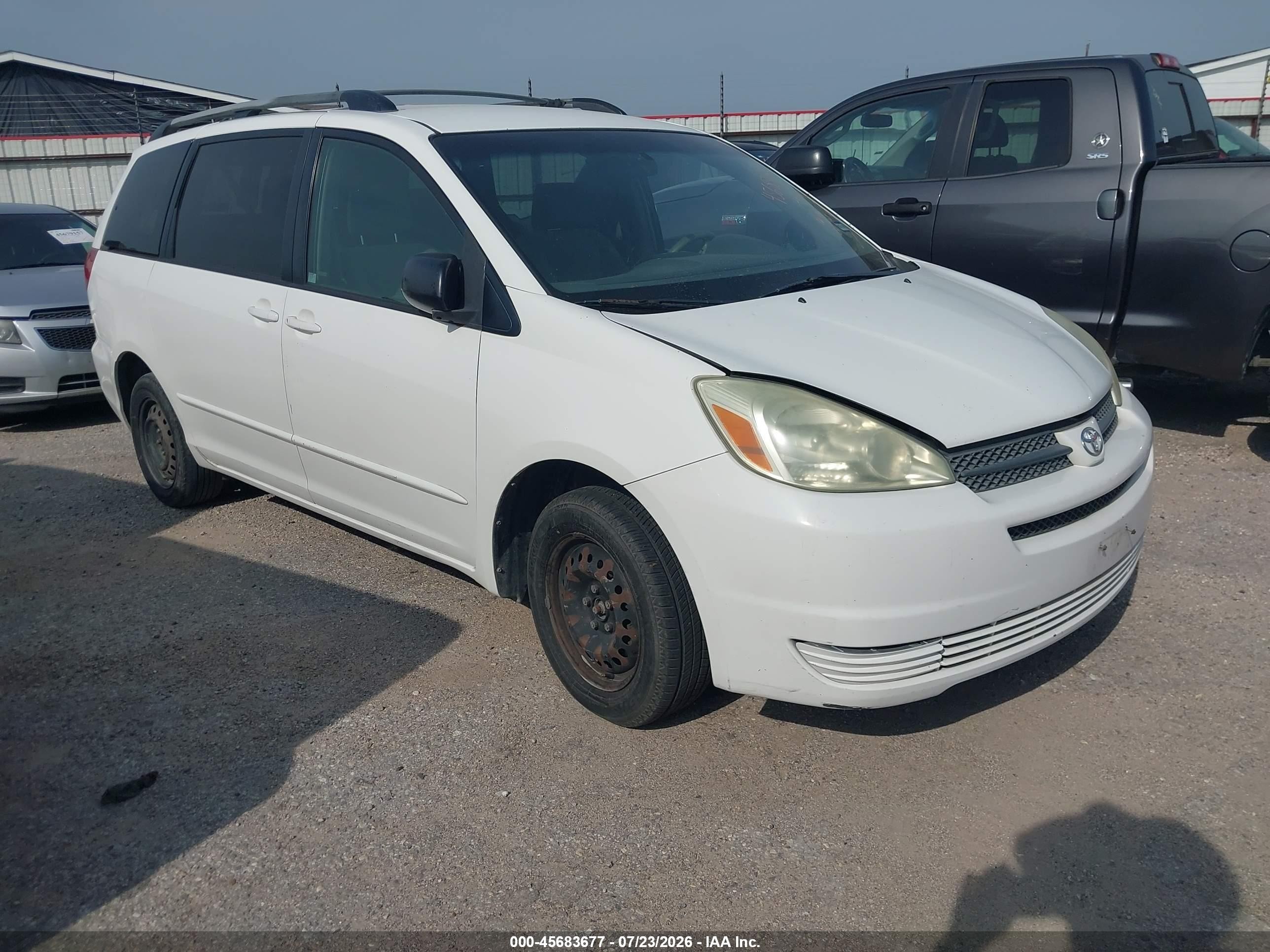 2004 Toyota Sienna LE, VIN 5TDZA23C94S008171 — Normal wear