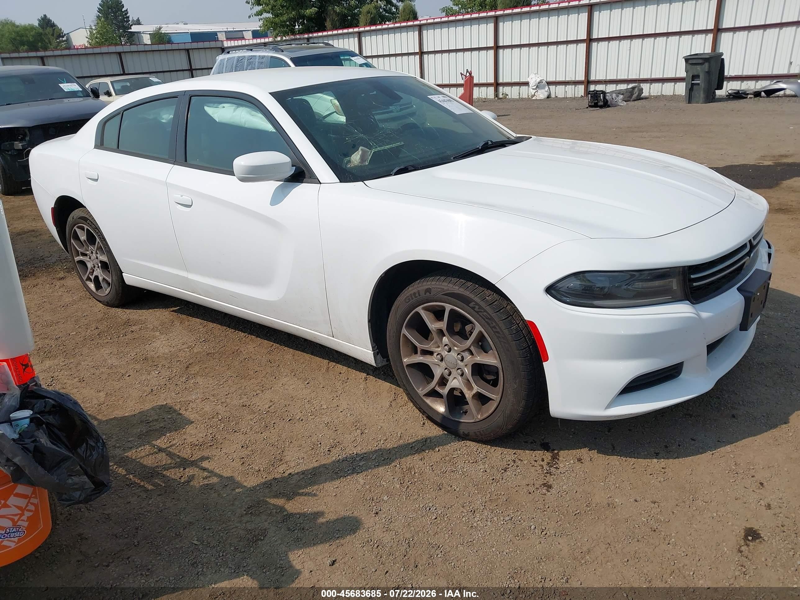 2015 Dodge Charger SE, VIN 2C3CDXFG0FH762896 — Front end