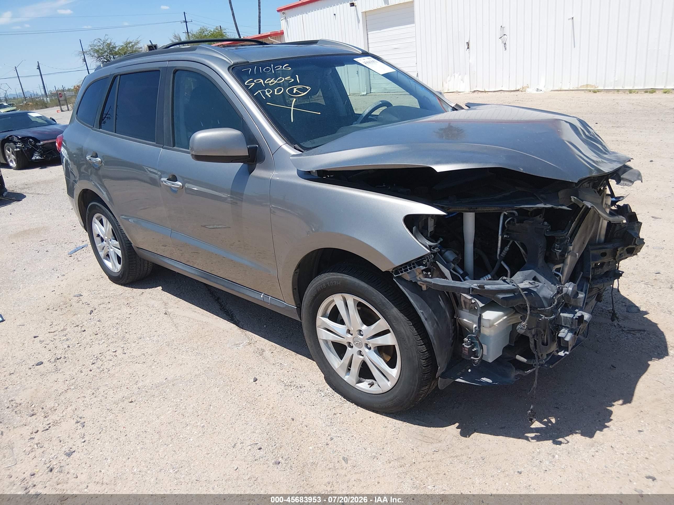 2011 Hyundai Santa Fe Limited, VIN 5XYZK4AG8BG082013 — Front end