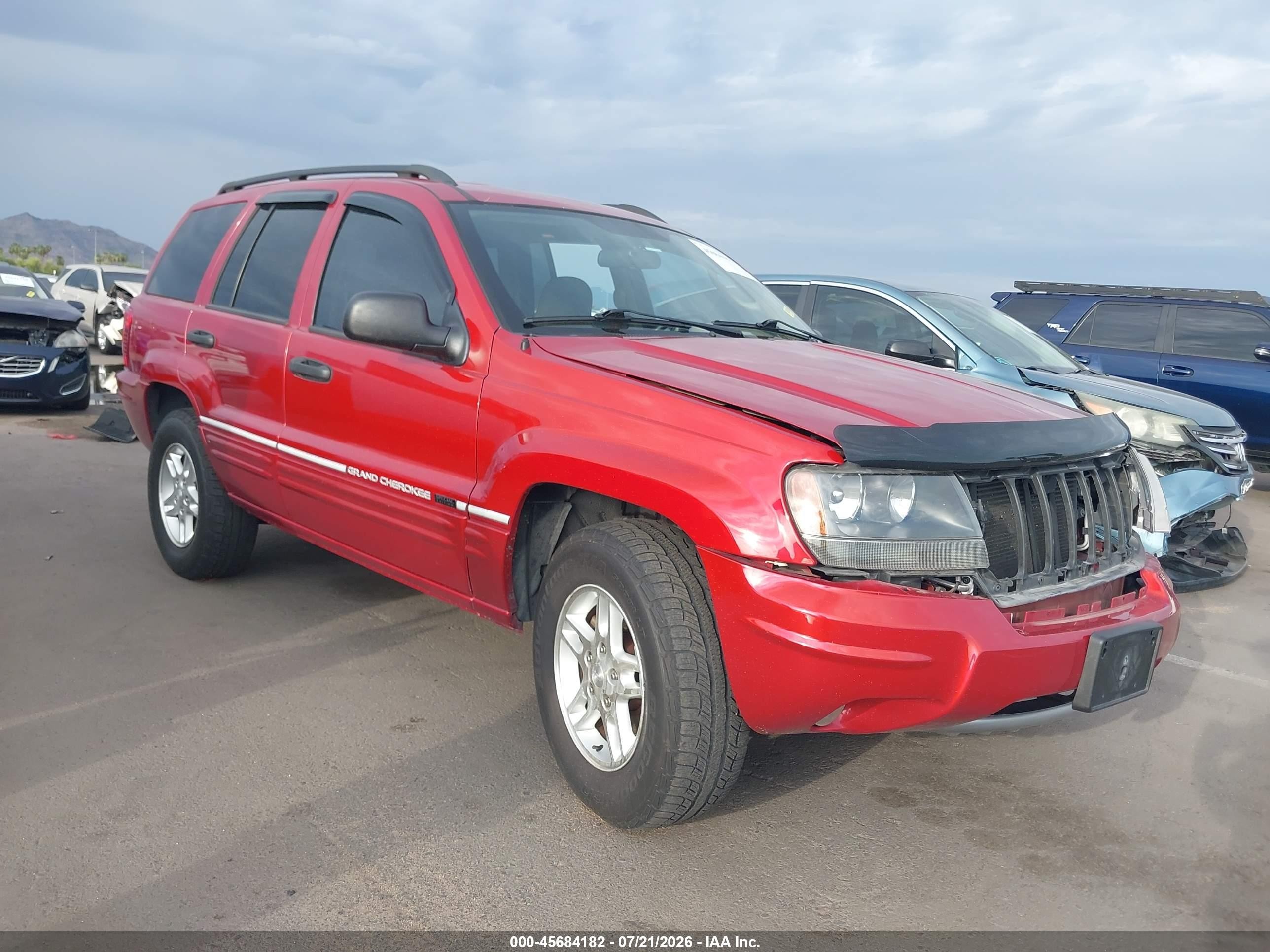 2004 Jeep Grand Cherokee Laredo, VIN 1J4GX48S44C231828 — Front end