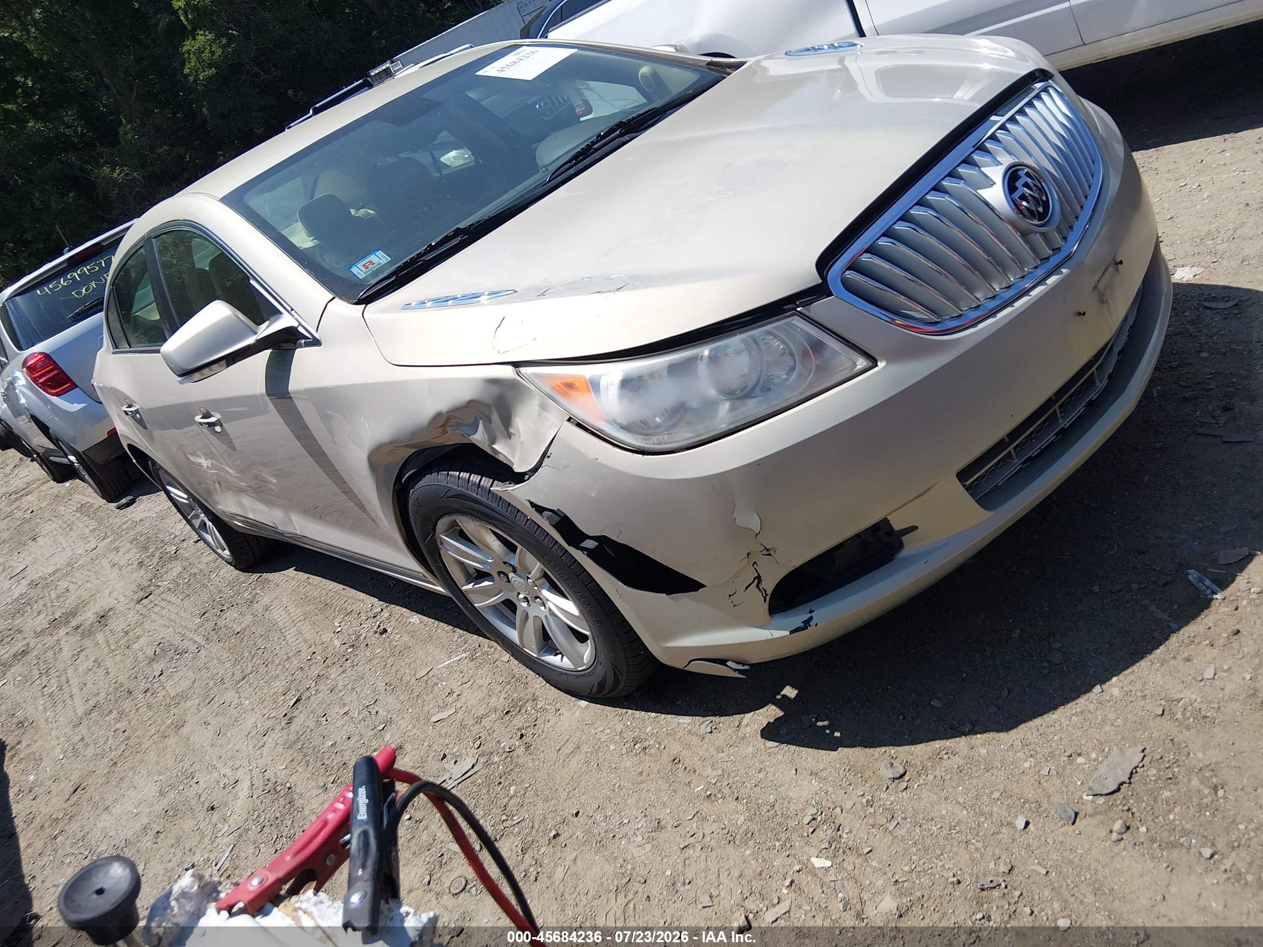 2011 Buick LaCrosse CXL, VIN 1G4GC5ED9BF235247 — Front end