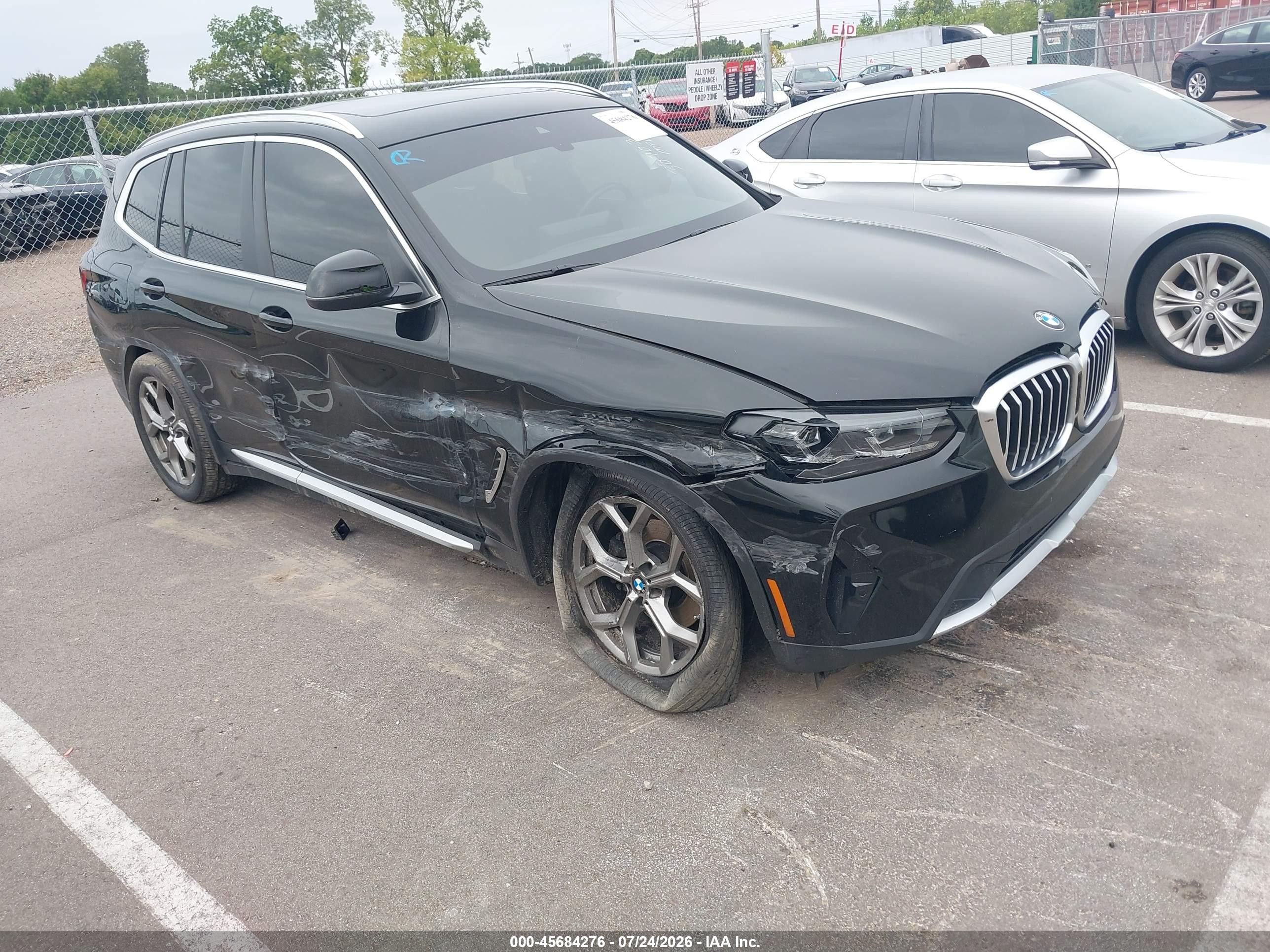 2022 BMW X3 sDrive30i, VIN 5UX43DP02N9M92666 — Бок