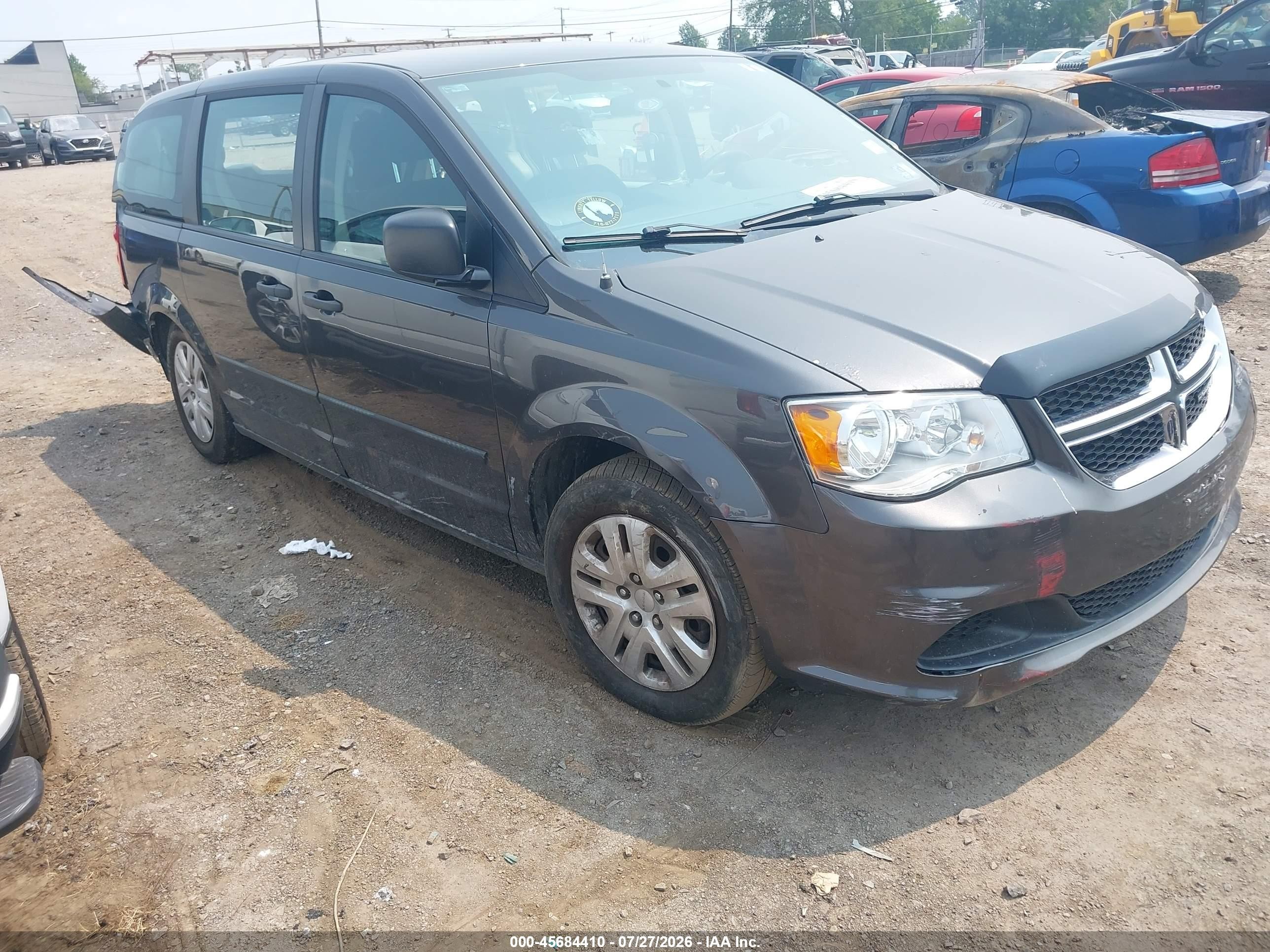 2016 Dodge Grand Caravan SE, VIN 2C4RDGBG2GR252248 — Зад
