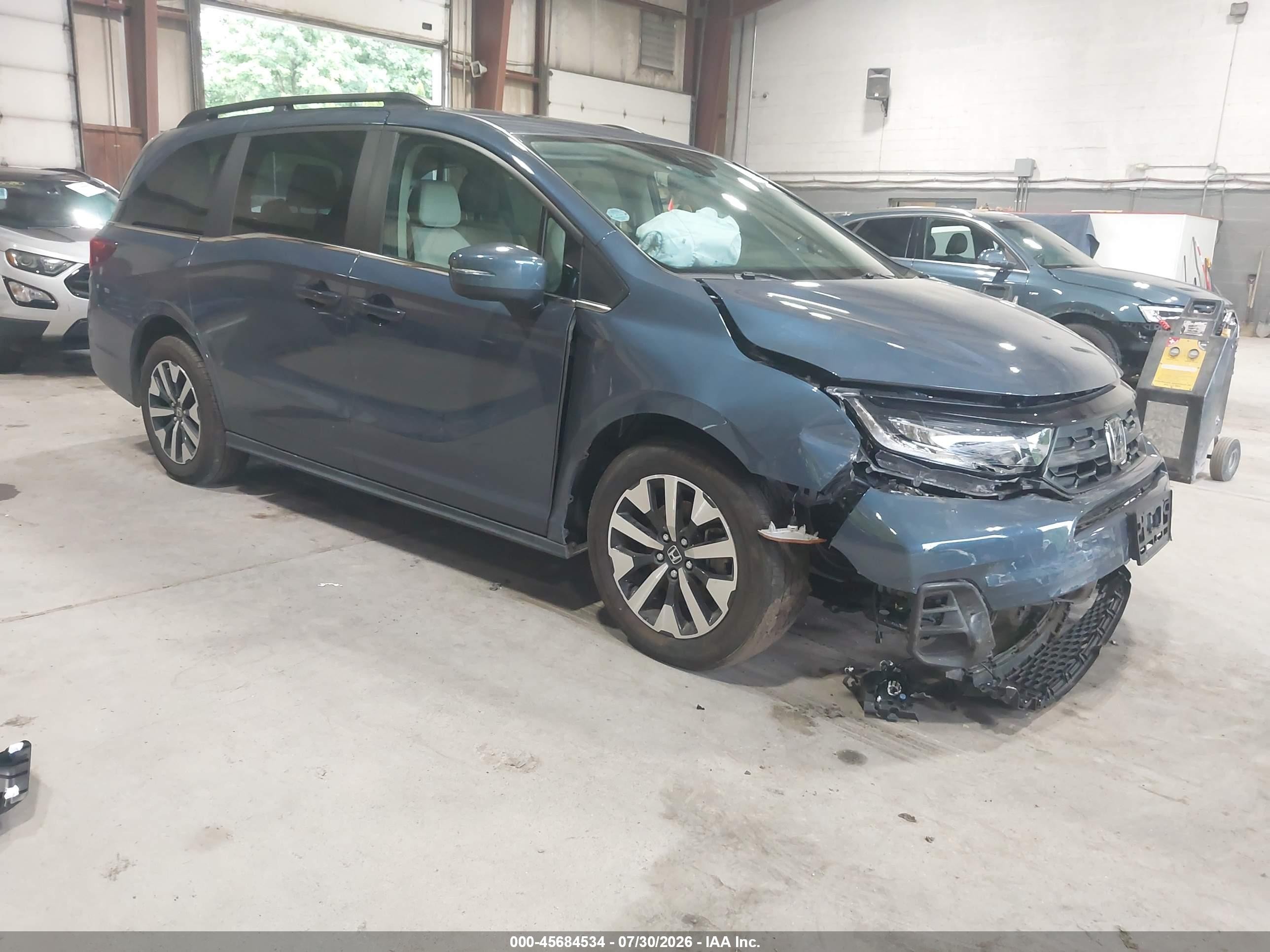 2026 Honda Odyssey EX-L, VIN 5FNRL6H6XTB005397 — Front end