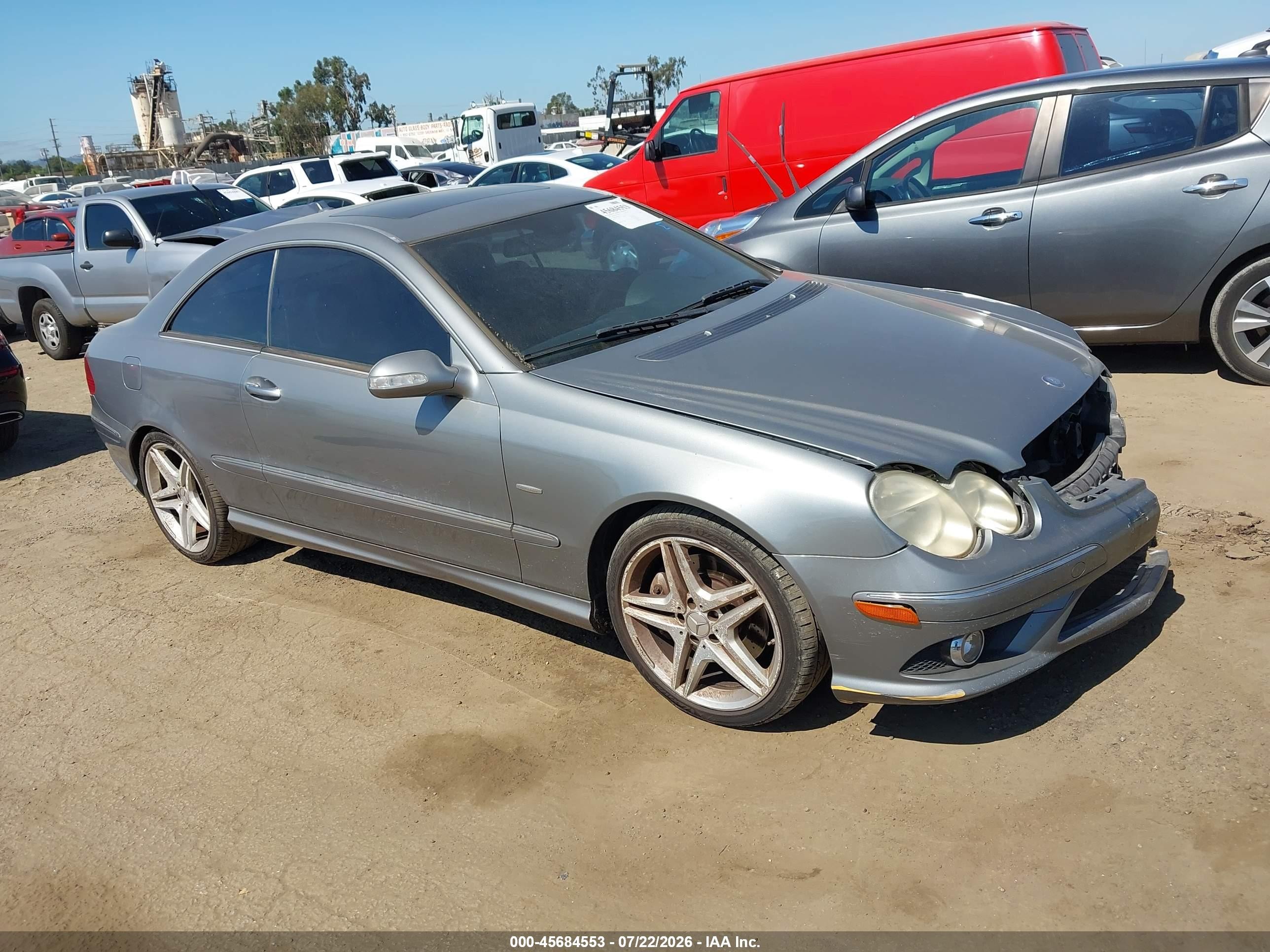 2009 Mercedes-Benz CLK 350, VIN WDBTJ56H99F263522 — Front end