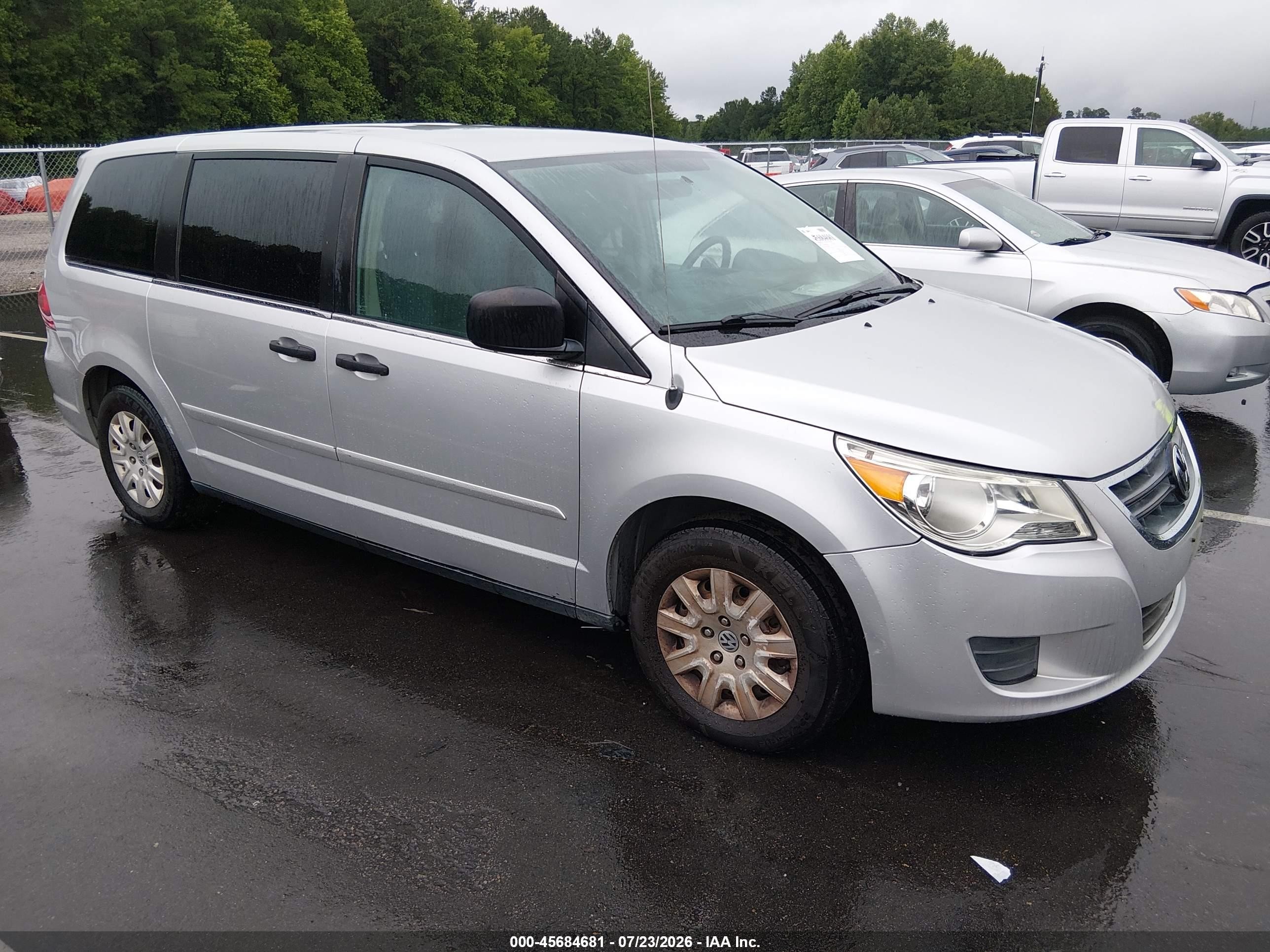 2012 Volkswagen Routan S, VIN 2C4RVAAG9CR120397 — Normal wear