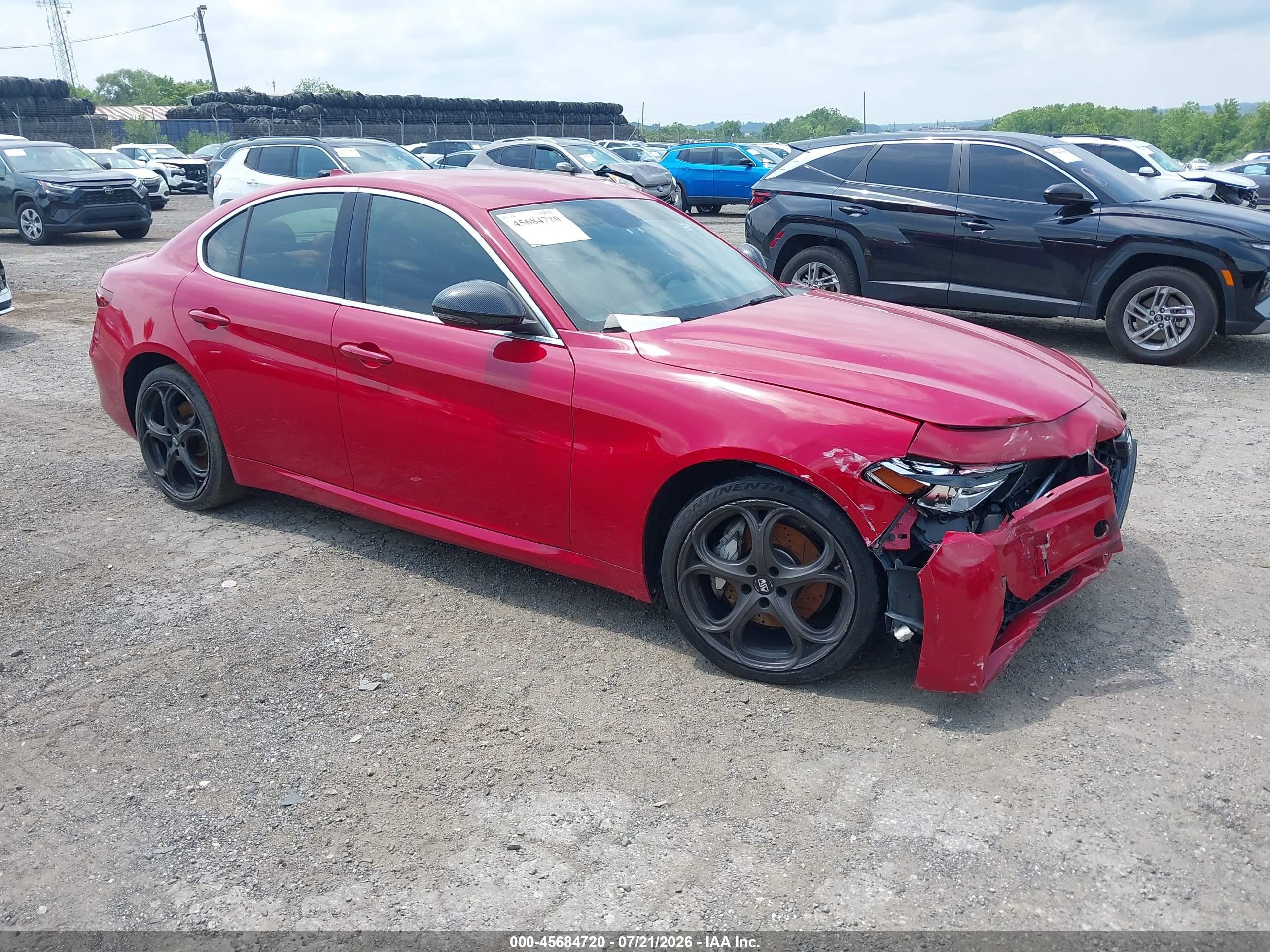 2017 Alfa Romeo Giulia Ti, VIN ZARFAEEN0H7556312 — Front end