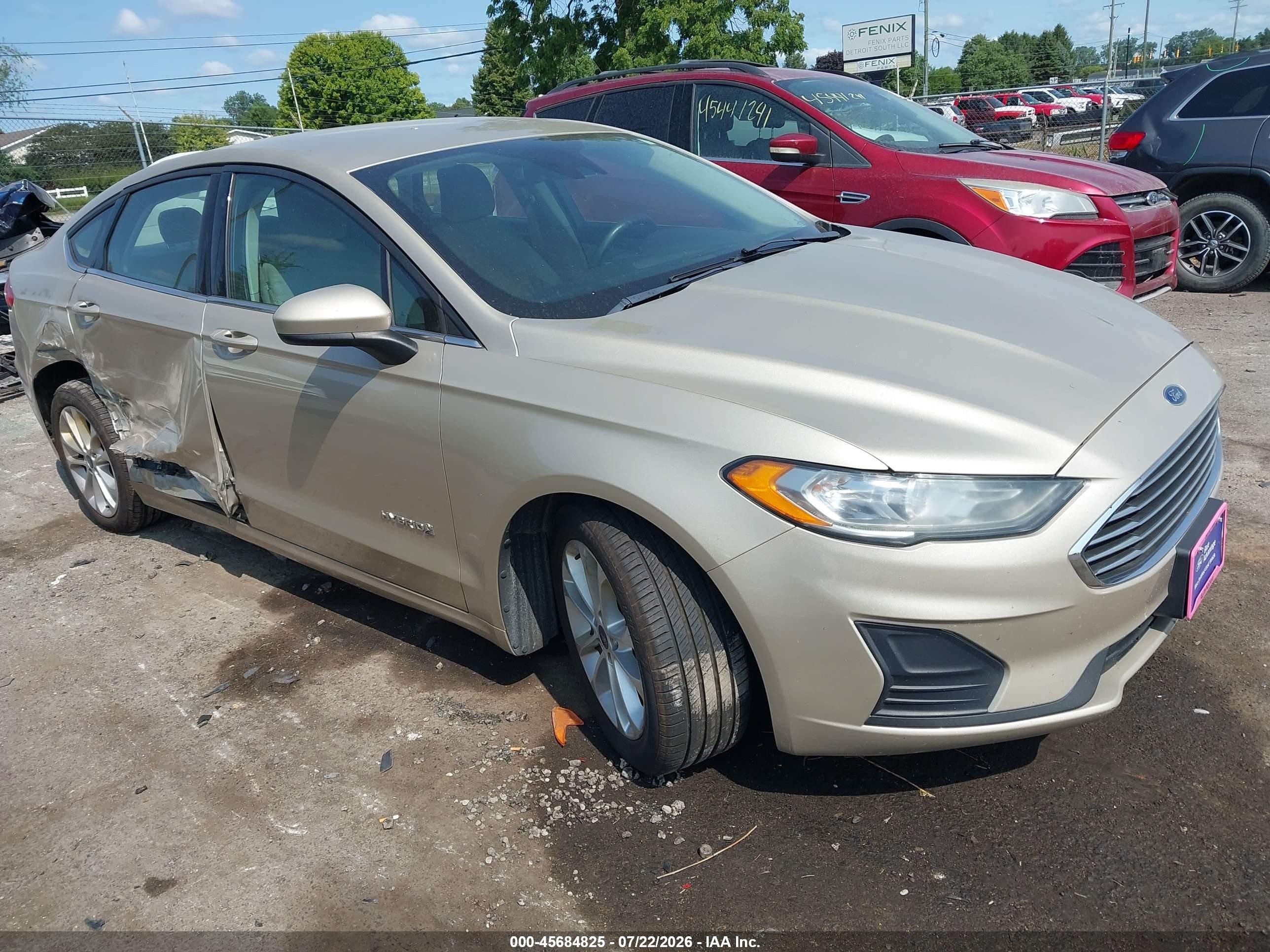 2019 Ford Fusion SE, VIN 3FA6P0LU9KR129576 — Side