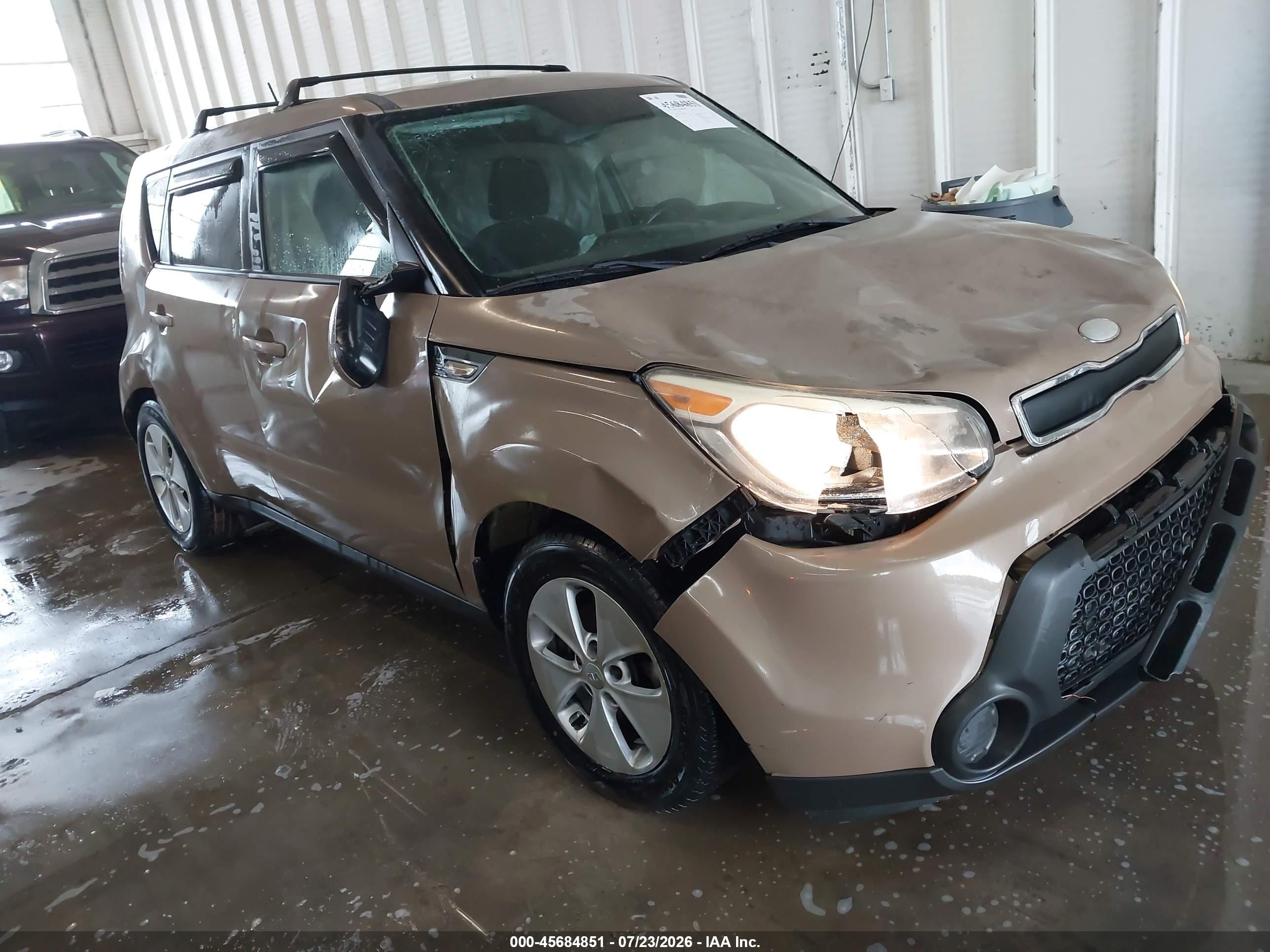 2014 Kia Soul, VIN KNDJN2A25E7039487 — Front end