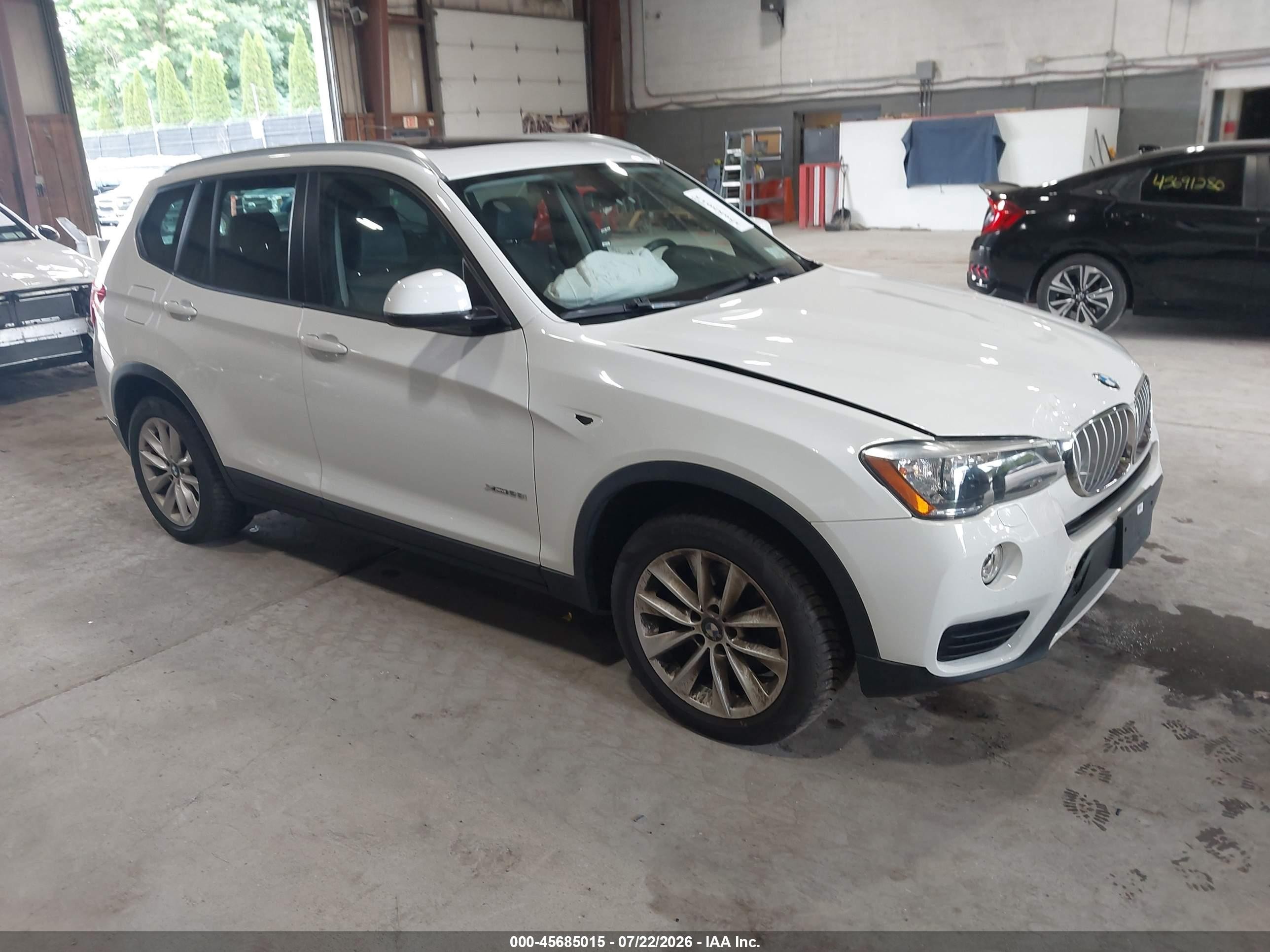 2017 BMW X3 xDrive28i, VIN 5UXWX9C52H0T10470 — Front end