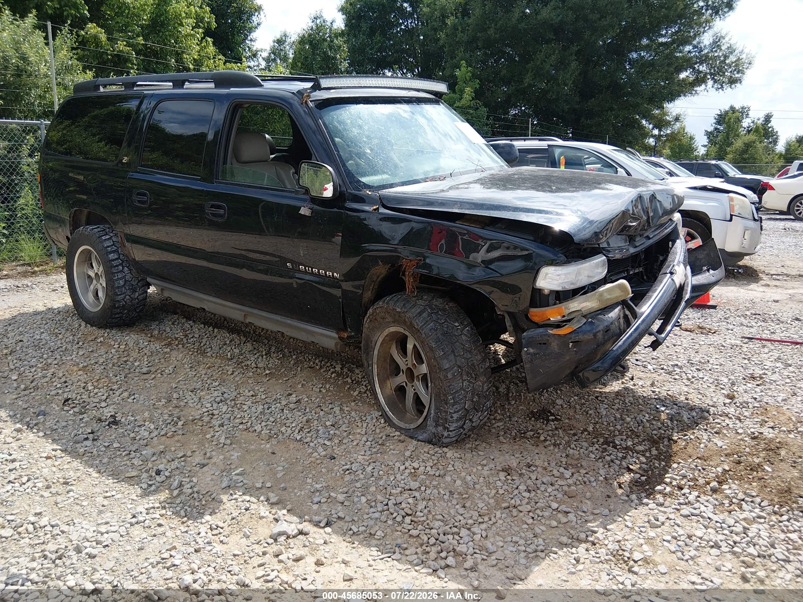 2004 Chevrolet Suburban Z71, VIN 3GNFK16Z24G135473 — Перед