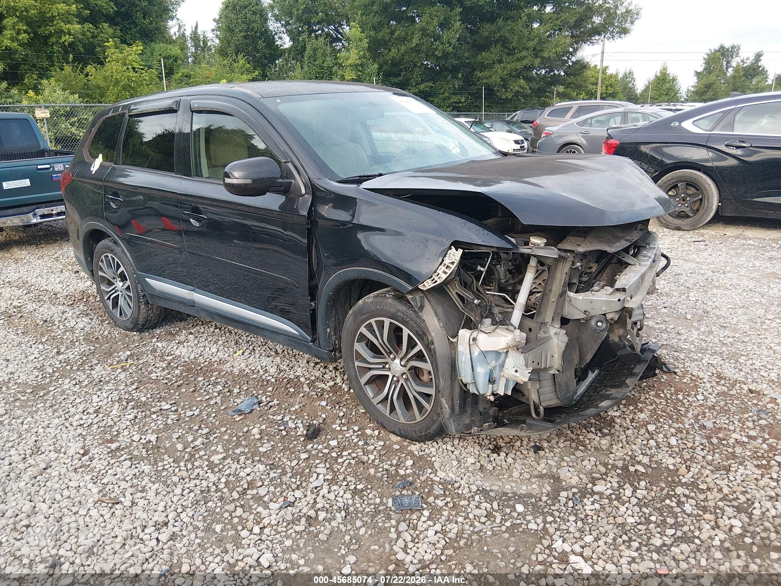 2016 Mitsubishi Outlander SE, VIN JA4AD3A30GZ007243 — Front end