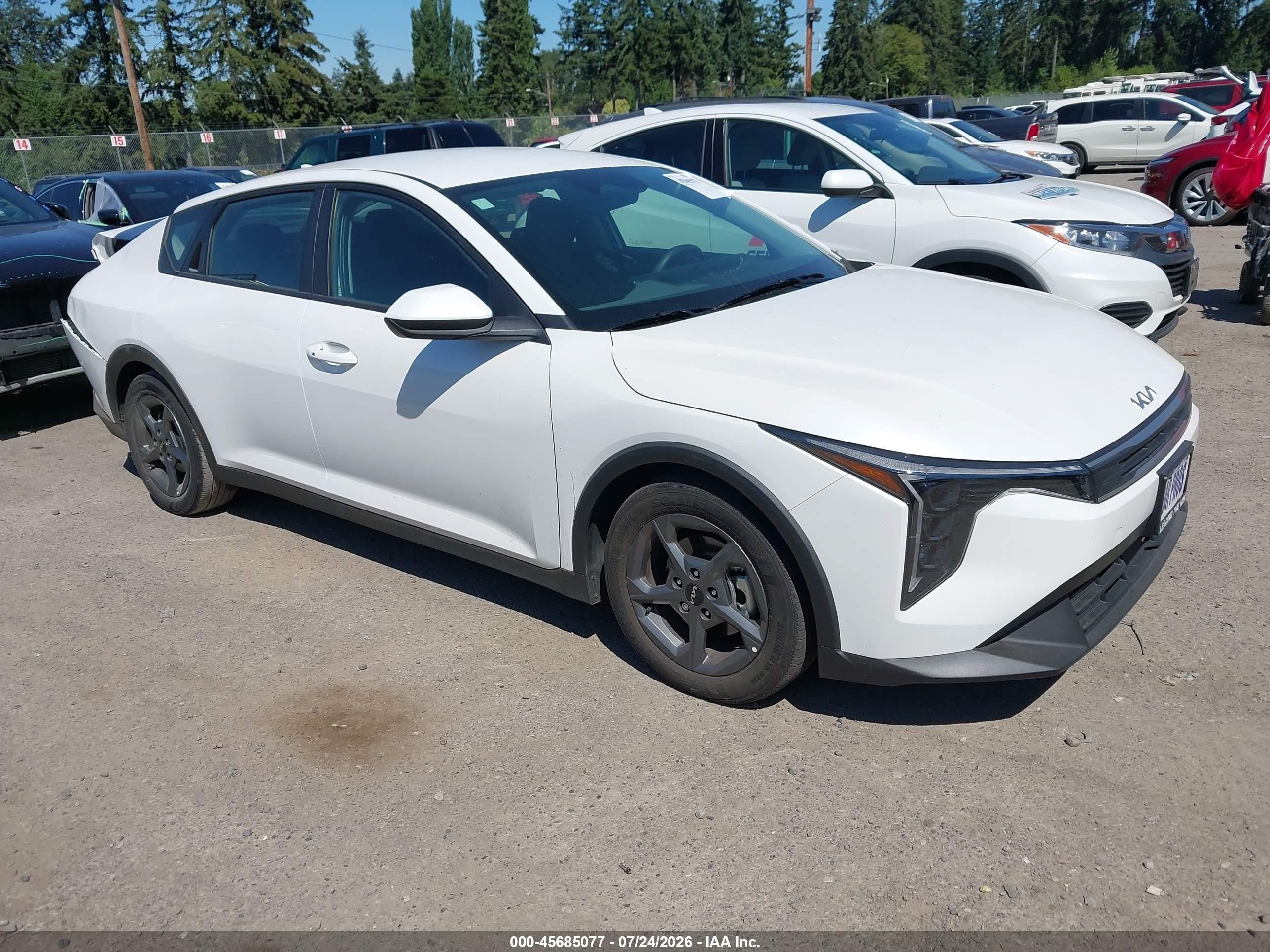 2025 Kia K4 LX, VIN 3KPFT4DE9SE008381 — Зад