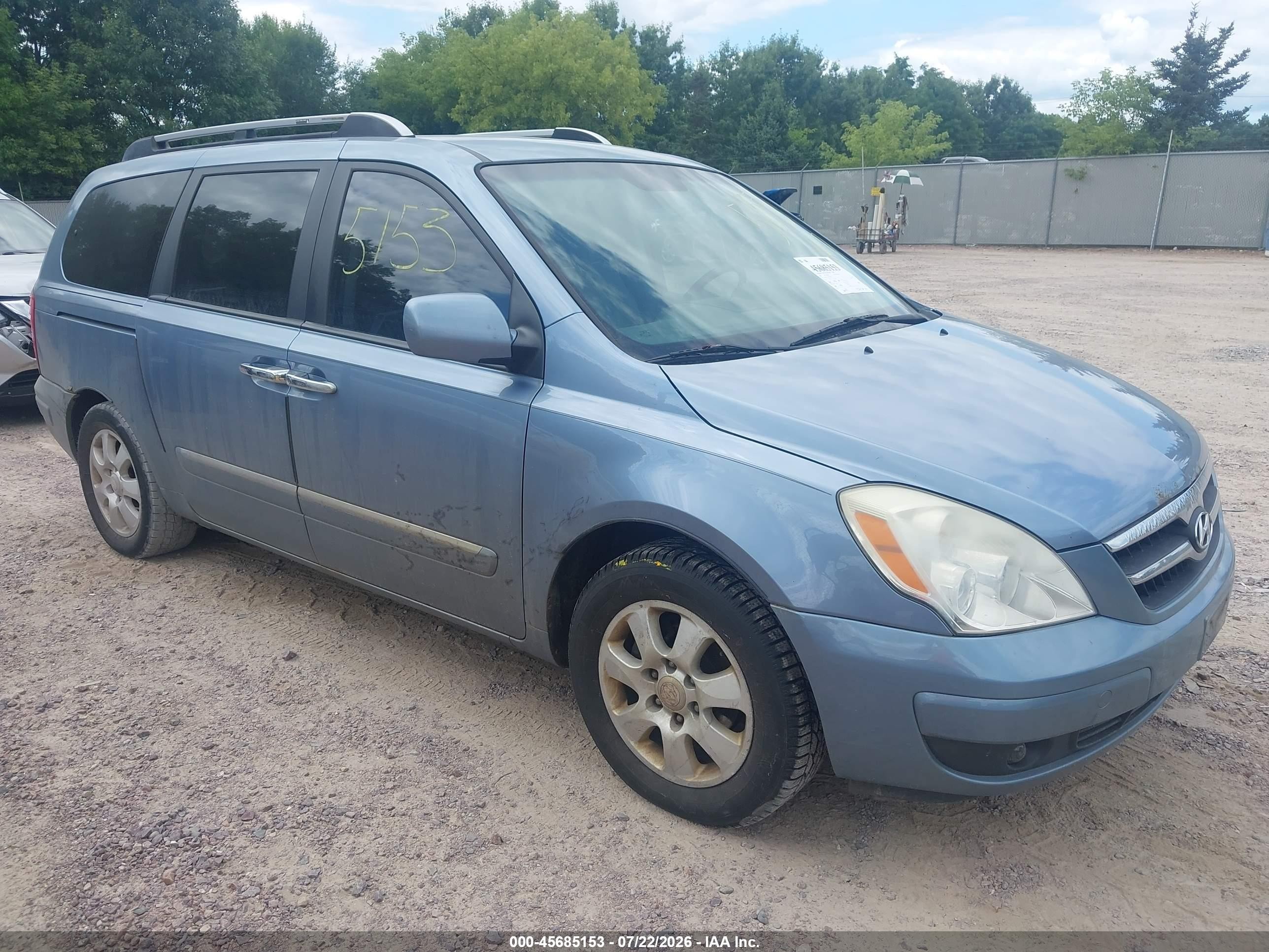 2007 Hyundai Entourage GLS, VIN KNDMC233576037658 — Normal wear