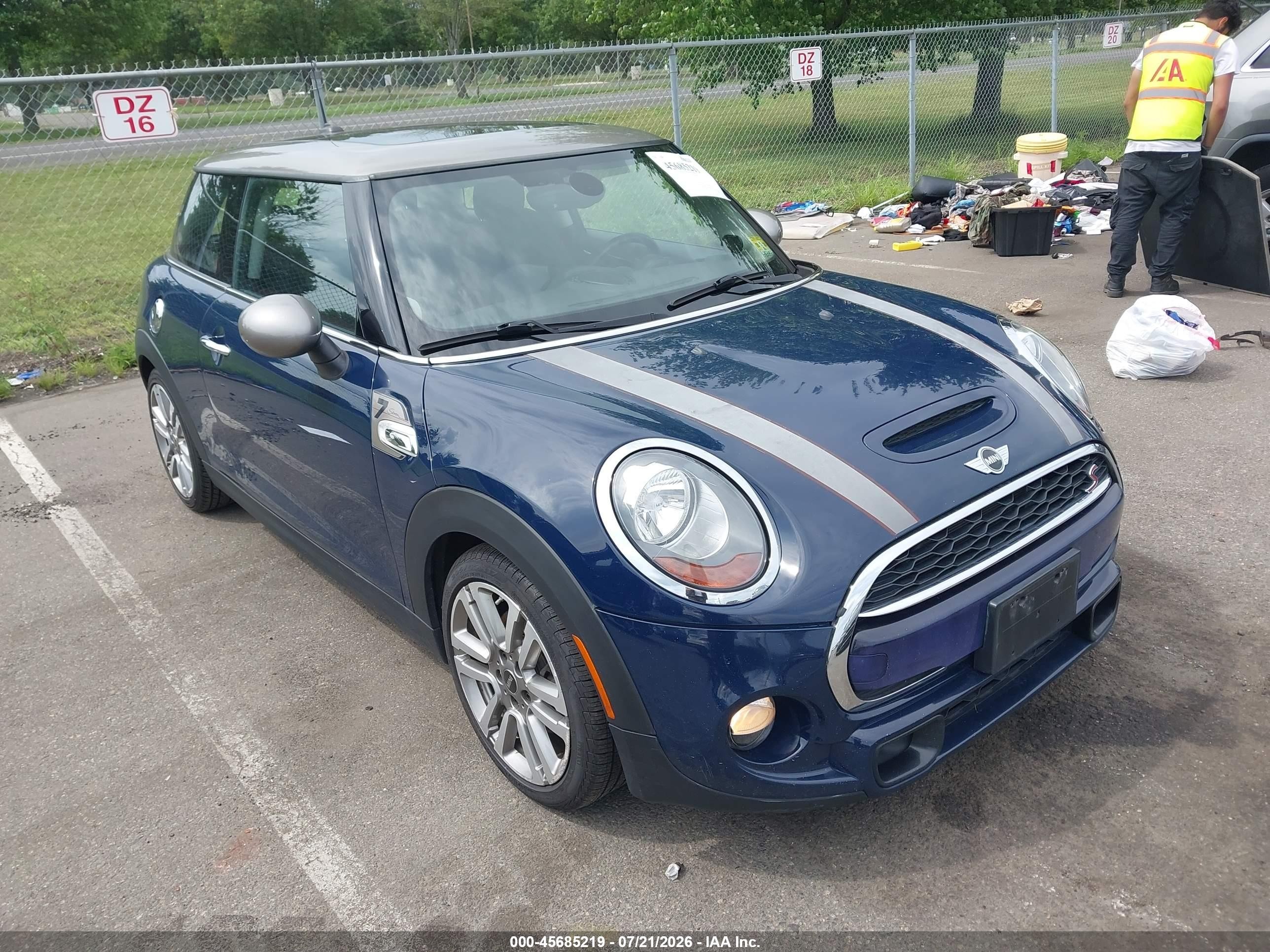 2017 MINI Hardtop Cooper S, VIN WMWXP7C31H3C62015 — Вода / потоп