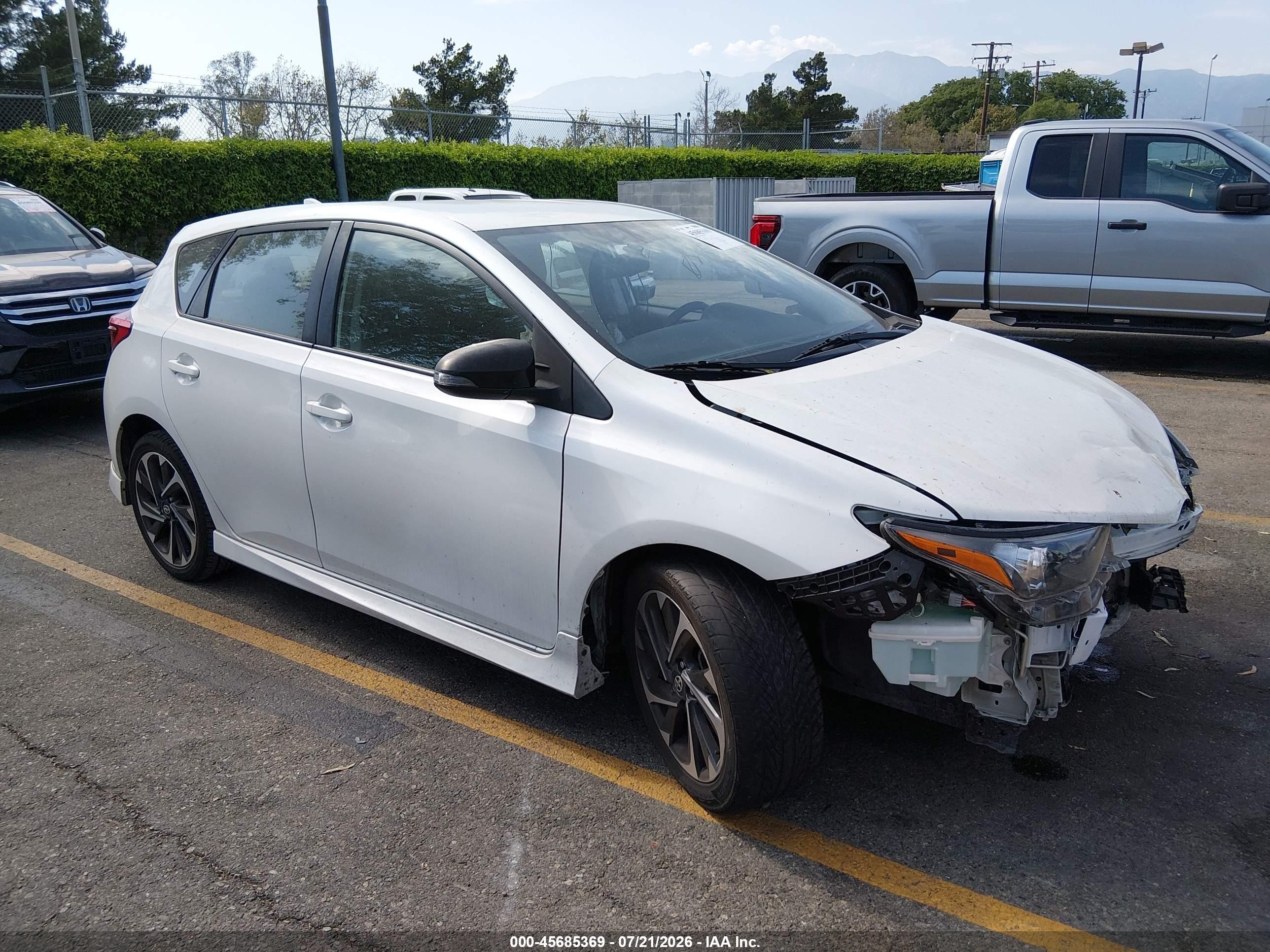 2016 Scion iM, VIN JTNKARJE0GJ519506 — Front end
