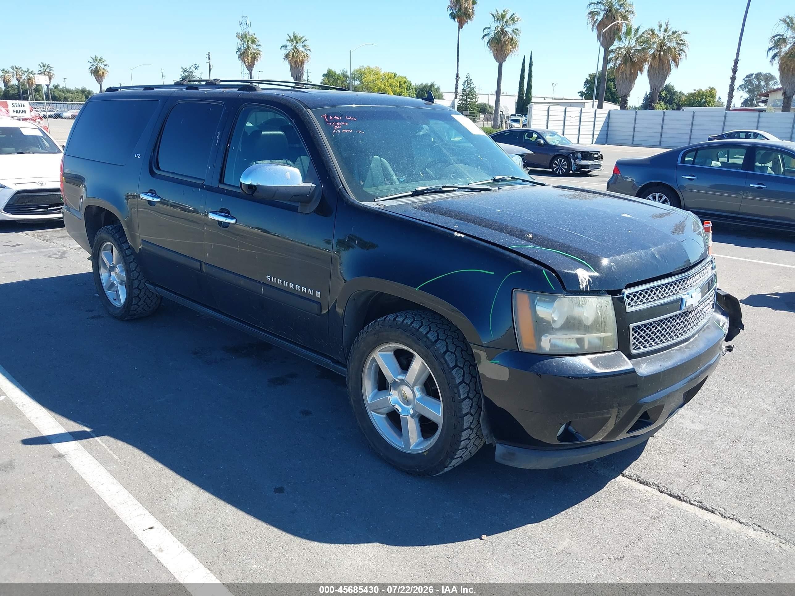 2007 Chevrolet Suburban LT, VIN 3GNFK16347G214868 — Front end