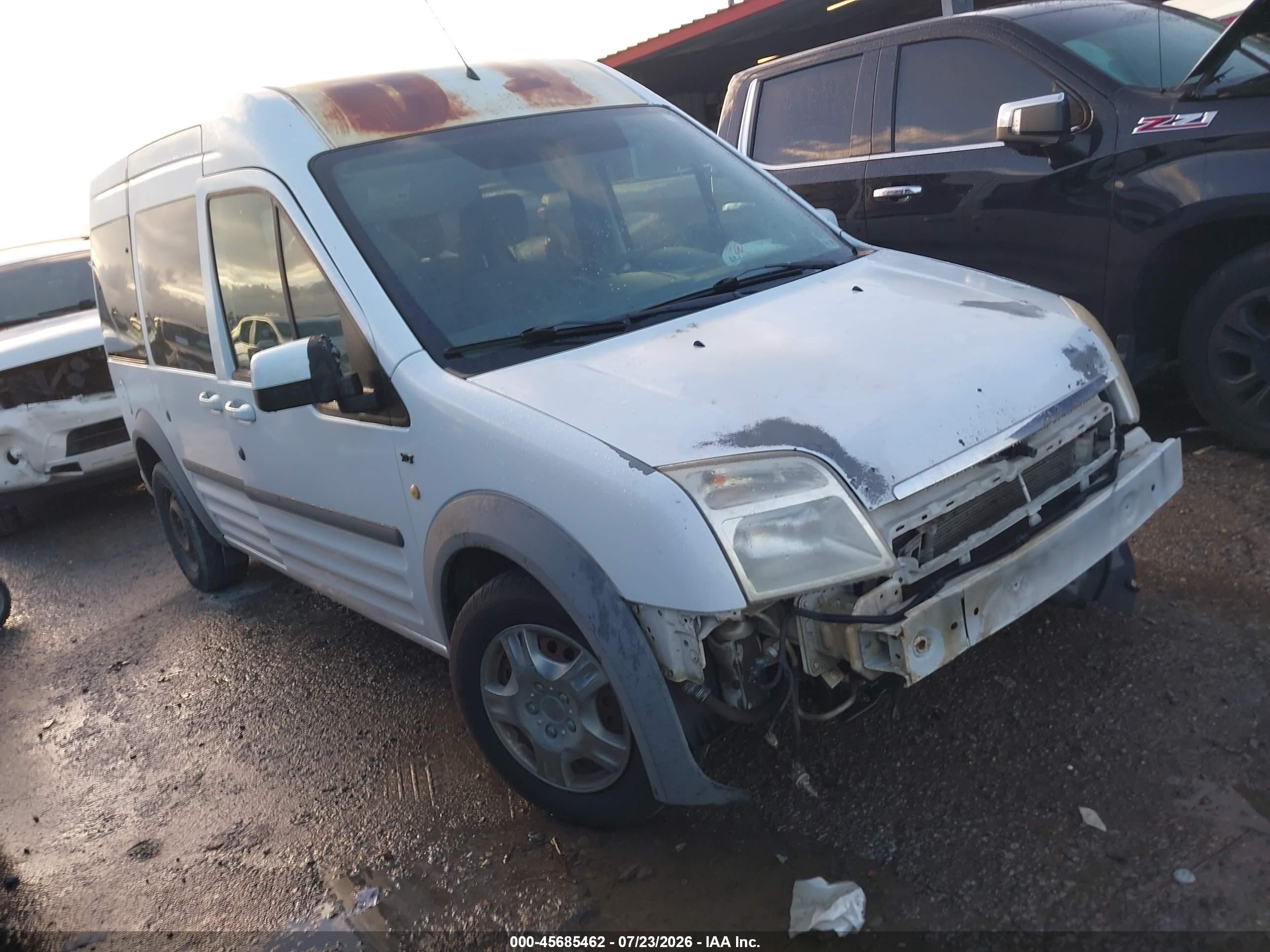 2013 Ford Transit Connect XLT Premium, VIN NM0KS9CN0DT153820 — Front end