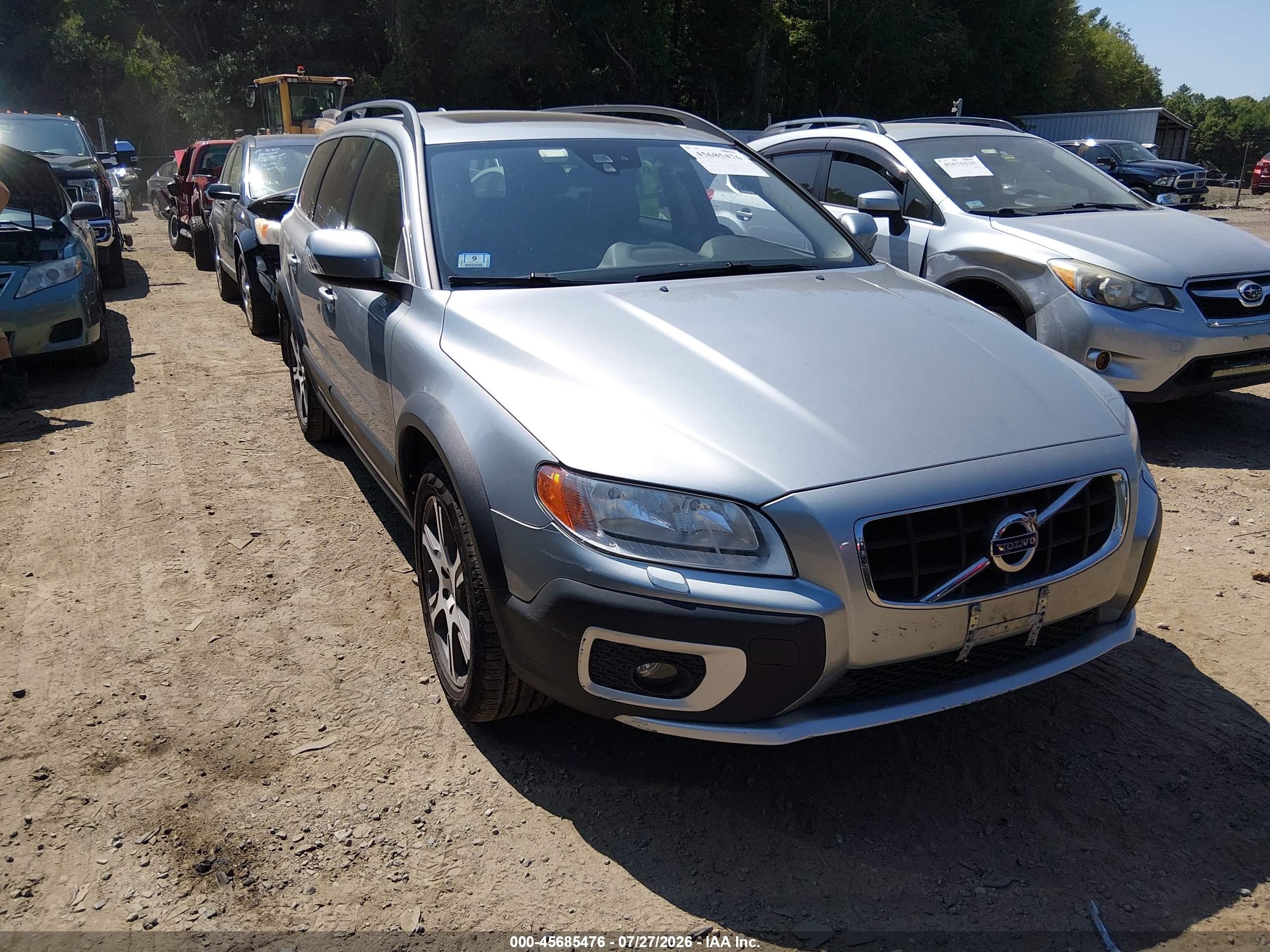 2013 Volvo XC70 T6, VIN YV4902BZ8D1162258 — Rear end