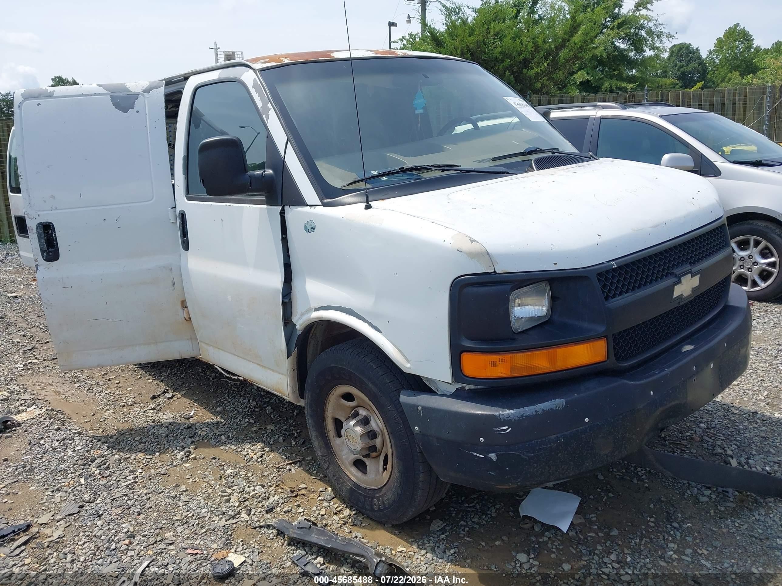 2007 Chevrolet Express Cargo, VIN 1GCGG25V771108419 — Зад