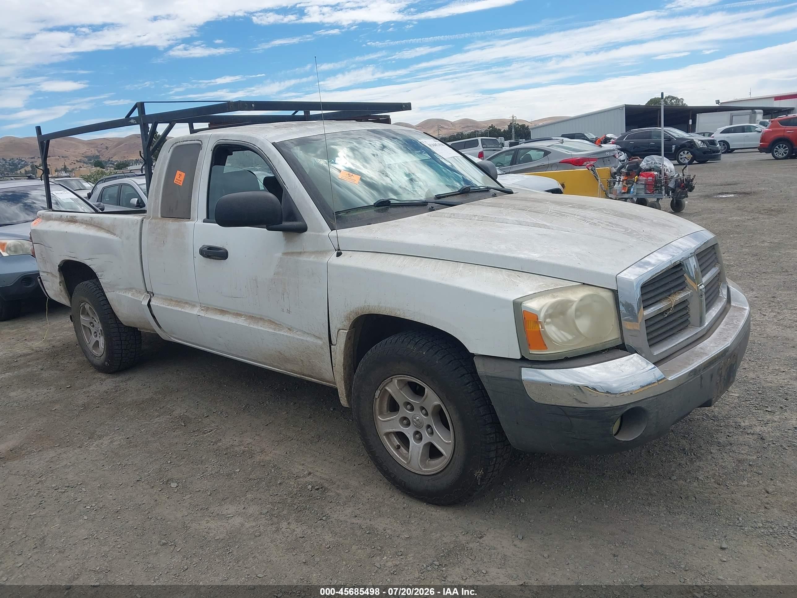 2005 Dodge Dakota SLT, VIN 1D7HE42K75S193985 — Normal wear