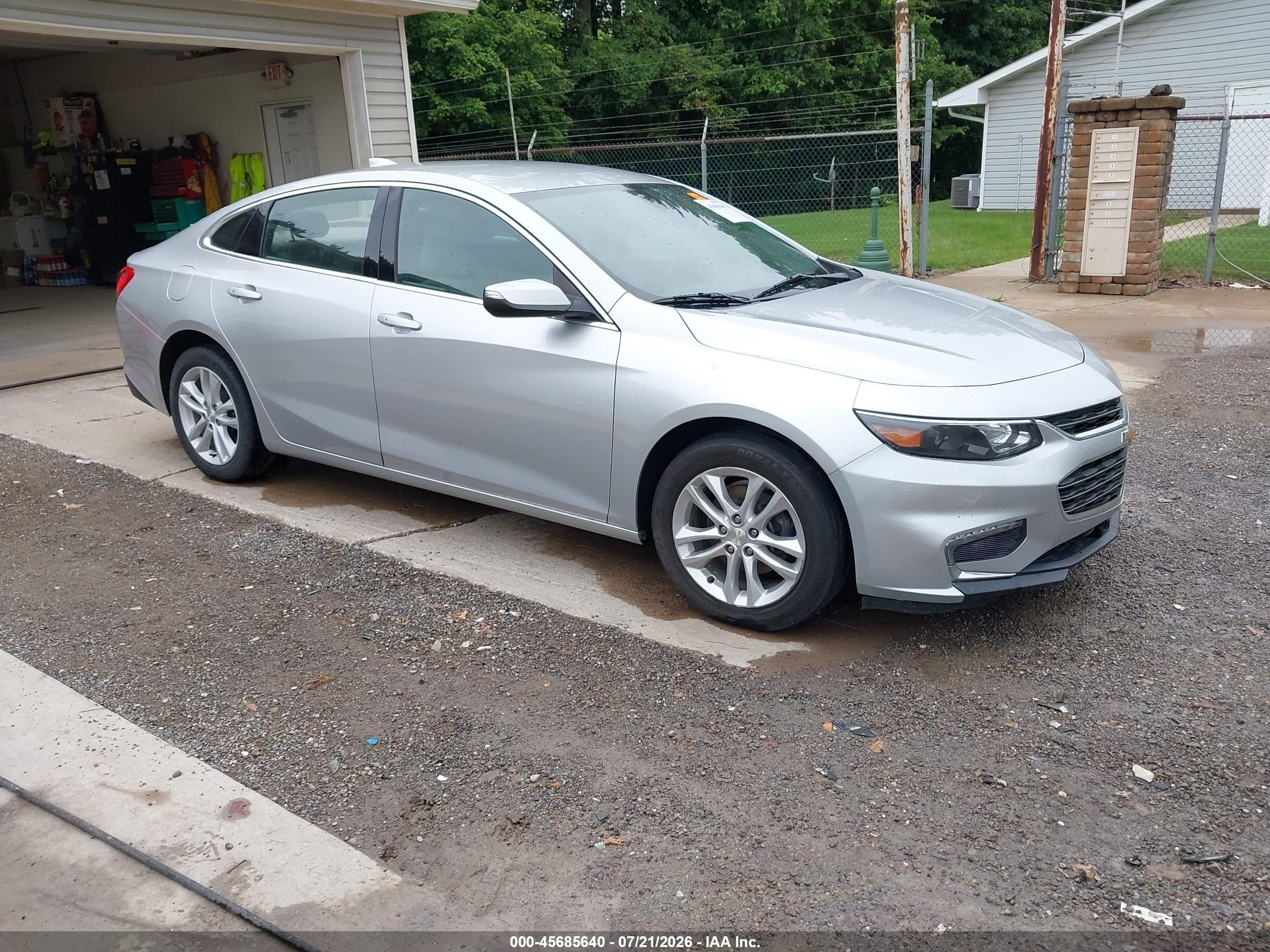2018 Chevrolet Malibu LT, VIN 1G1ZD5ST6JF174081 — Rear end