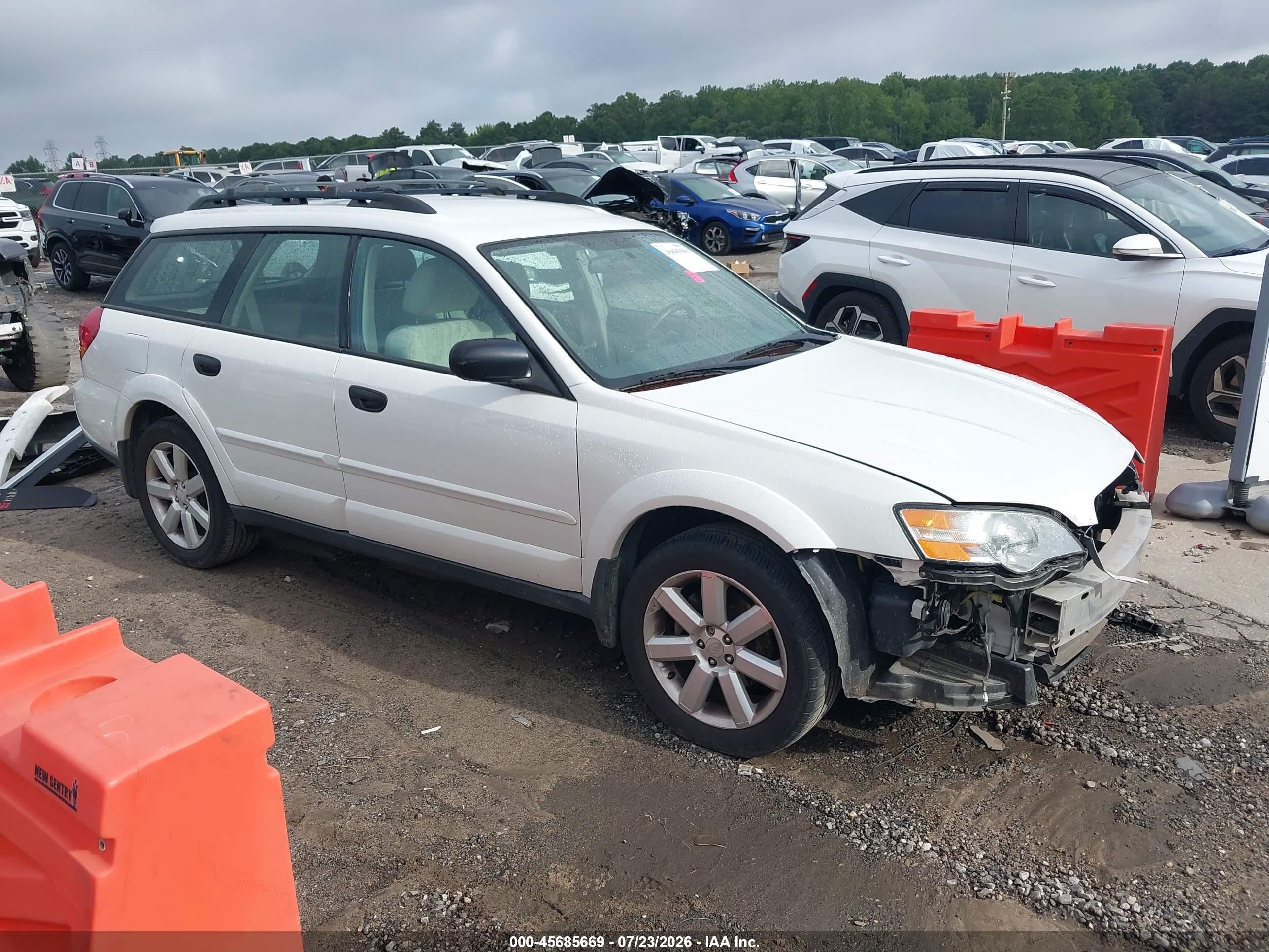 2006 Subaru Legacy Outback, VIN 4S4BP61C067318020 — Front end