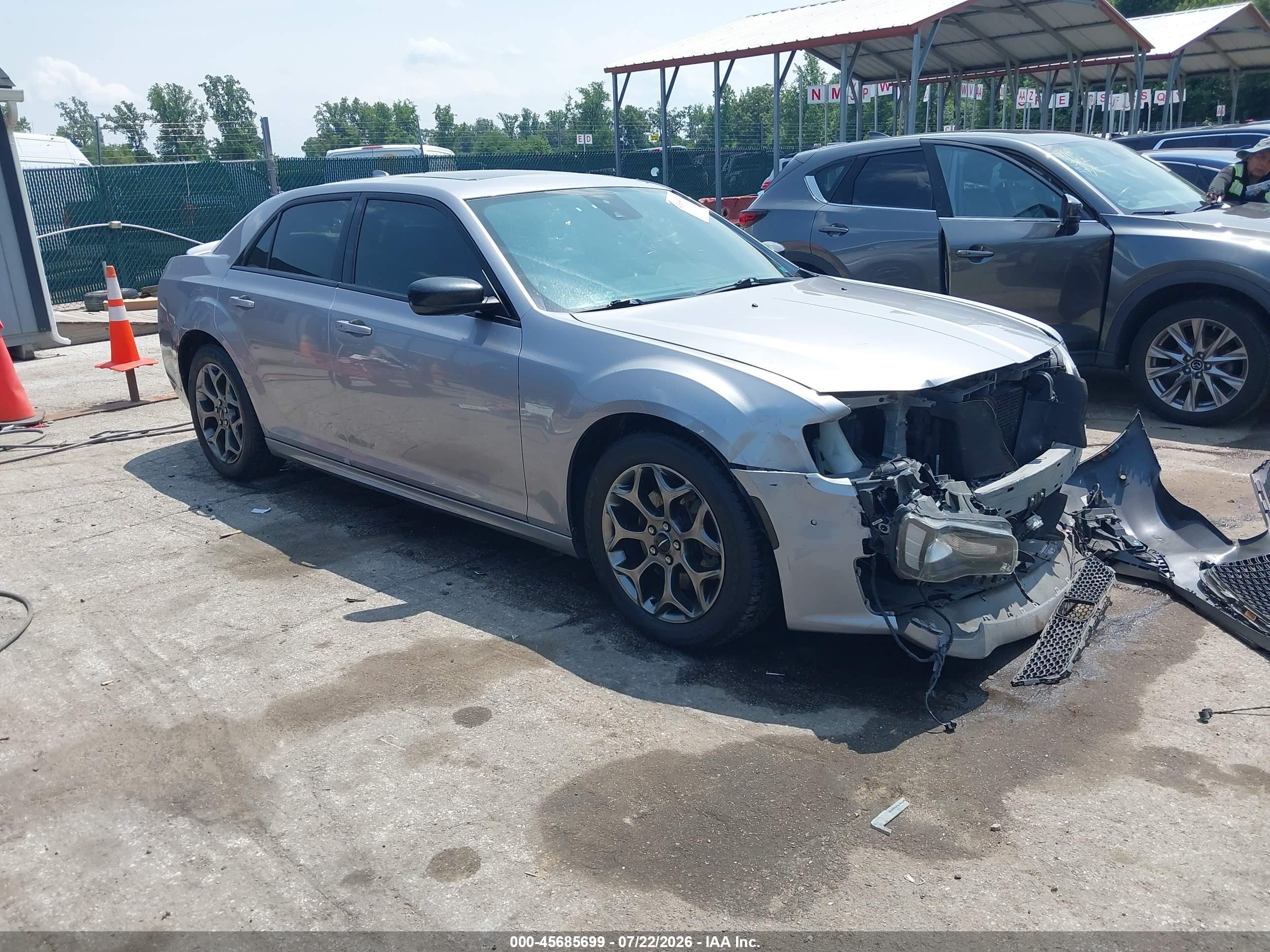 2018 Chrysler 300 S, VIN 2C3CCAGG1JH296614 — Front end