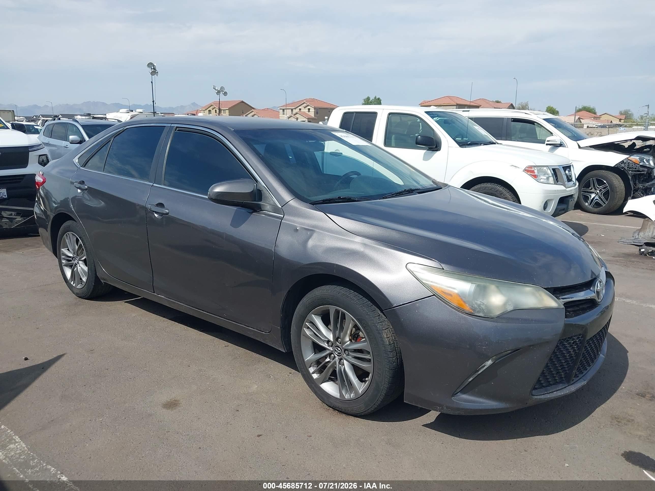 2016 Toyota Camry SE, VIN 4T1BF1FK7GU500161 — Бок
