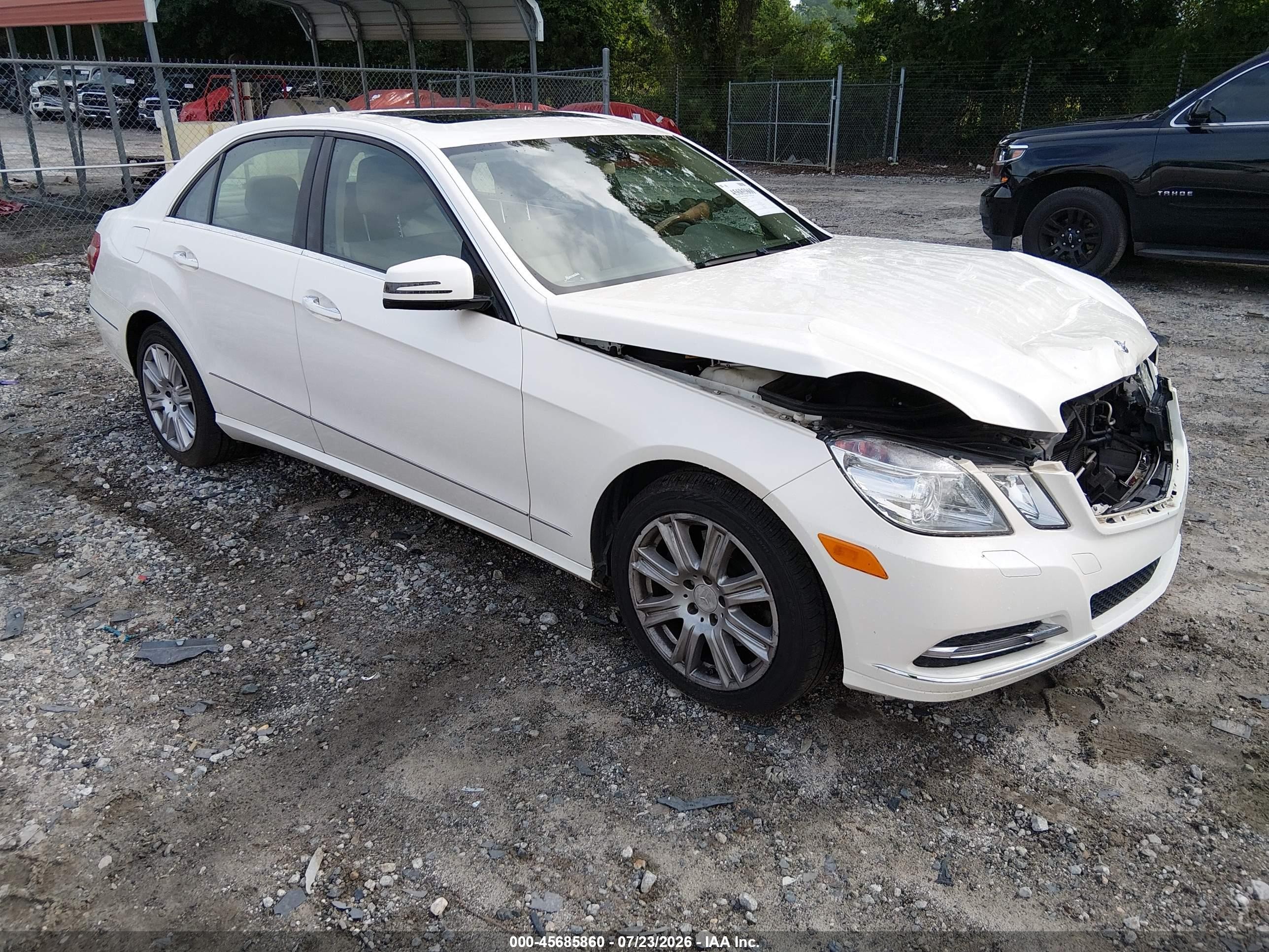 2013 Mercedes-Benz E 350 Sport, VIN WDDHF5KB5DA706349 — Front end