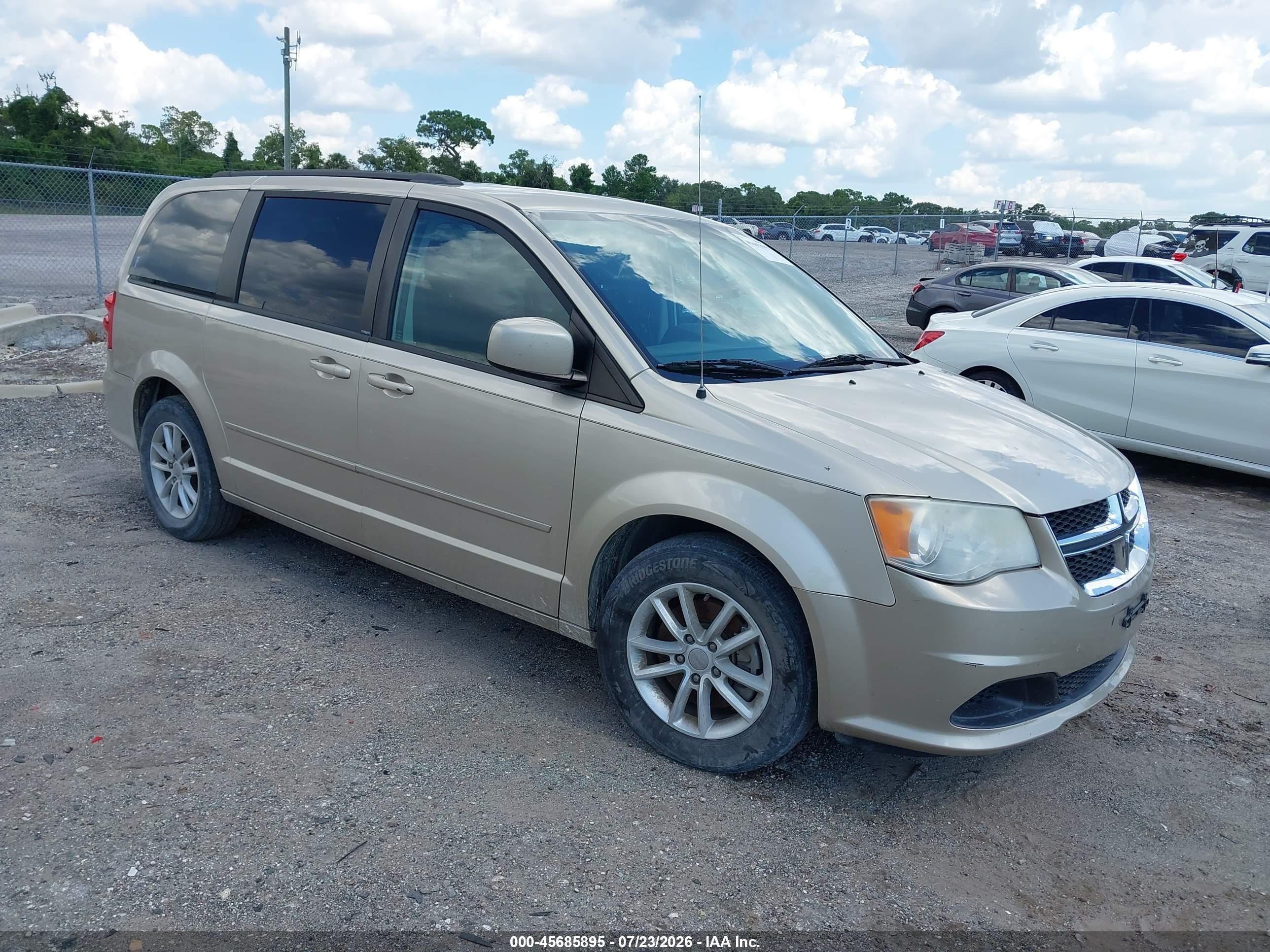 2014 Dodge Grand Caravan SXT, VIN 2C4RDGCGXER266359 — Механическое