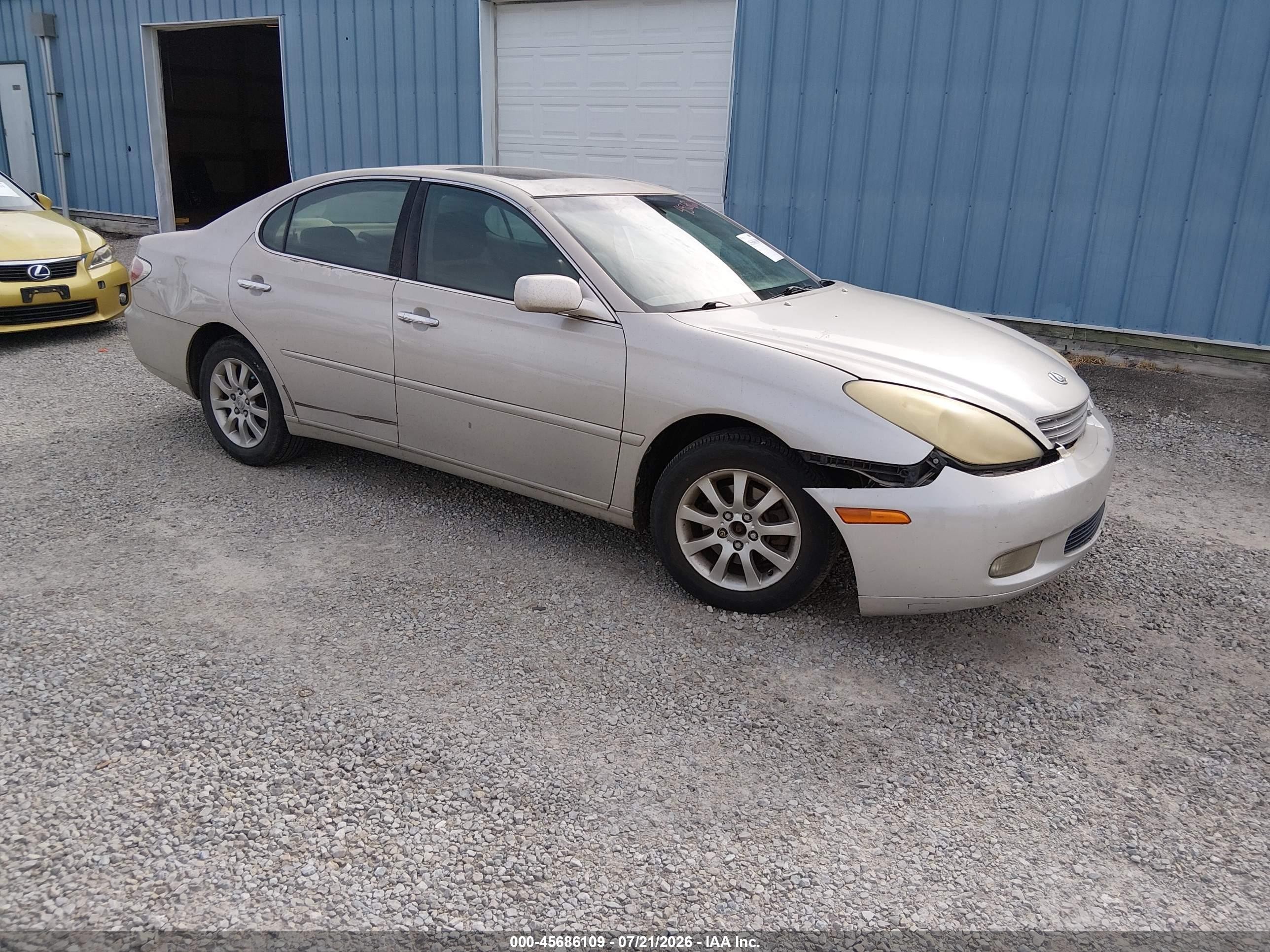 2003 Lexus ES 300, VIN JTHBF30G530137461 — Normal wear
