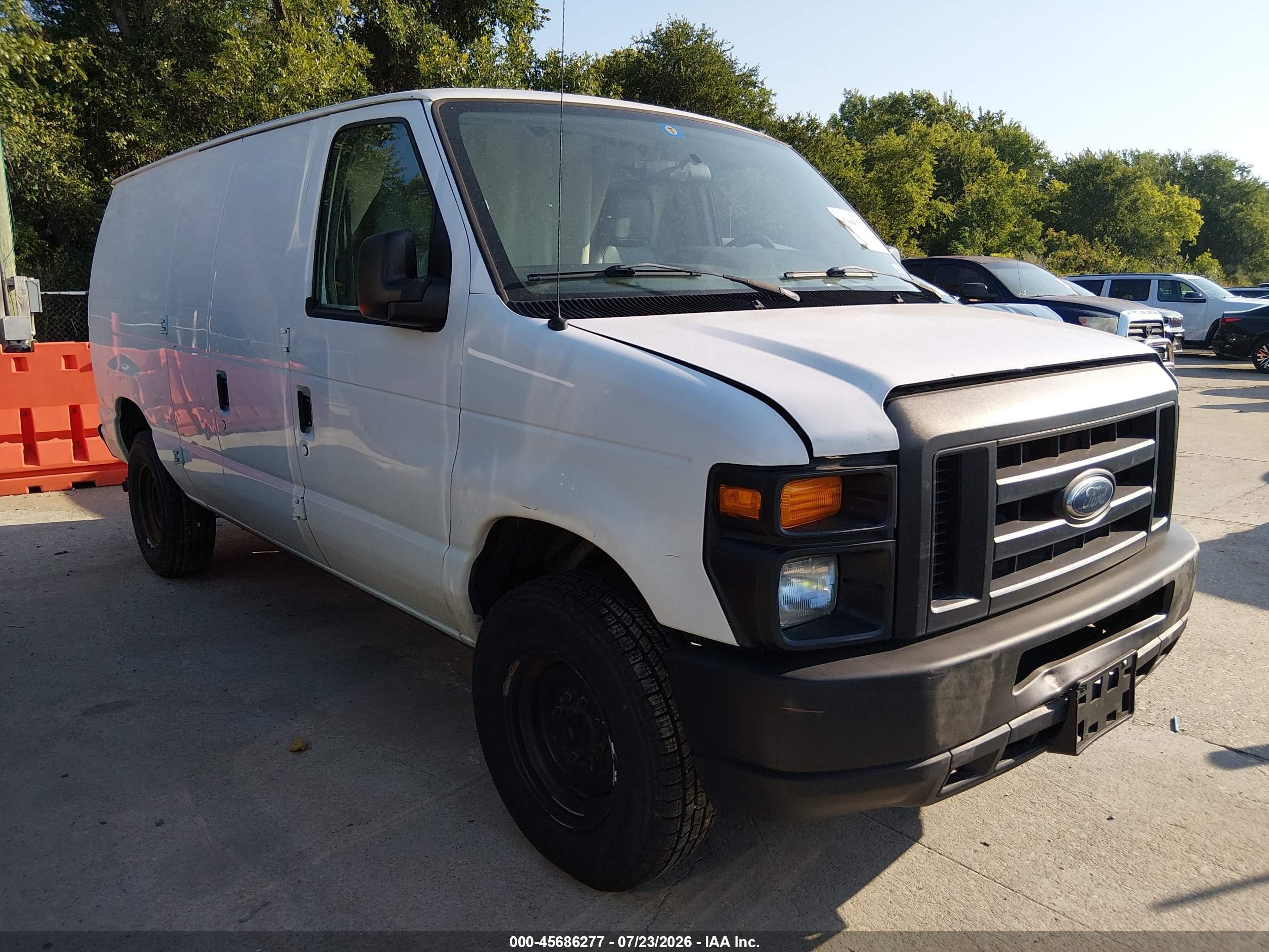 2010 Ford Econoline Cargo Commercial, VIN 1FTNE2EW0ADA68647 — Normal wear