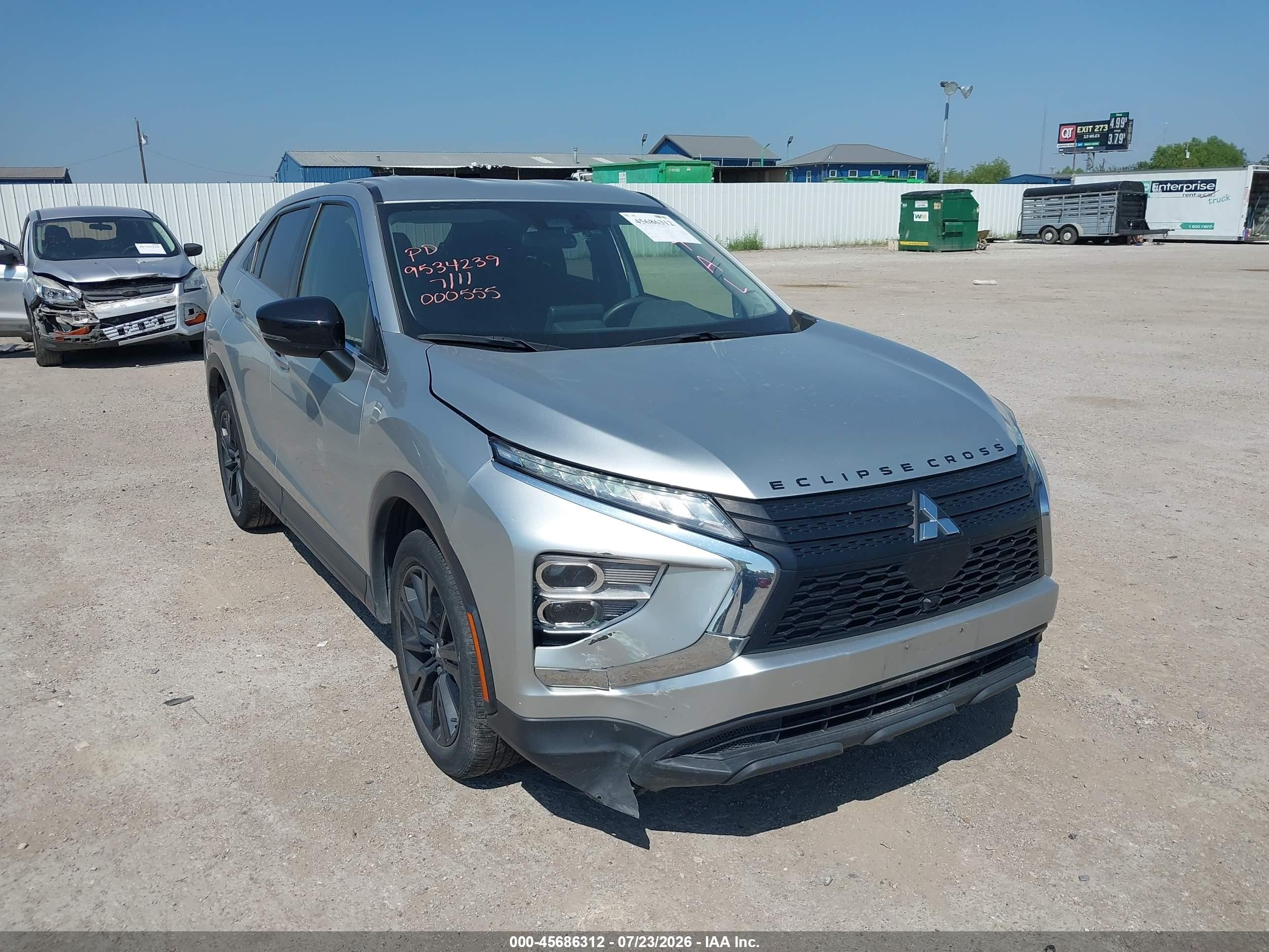2024 Mitsubishi Eclipse Cross LE, VIN JA4ATVAA6RZ000555 — Side