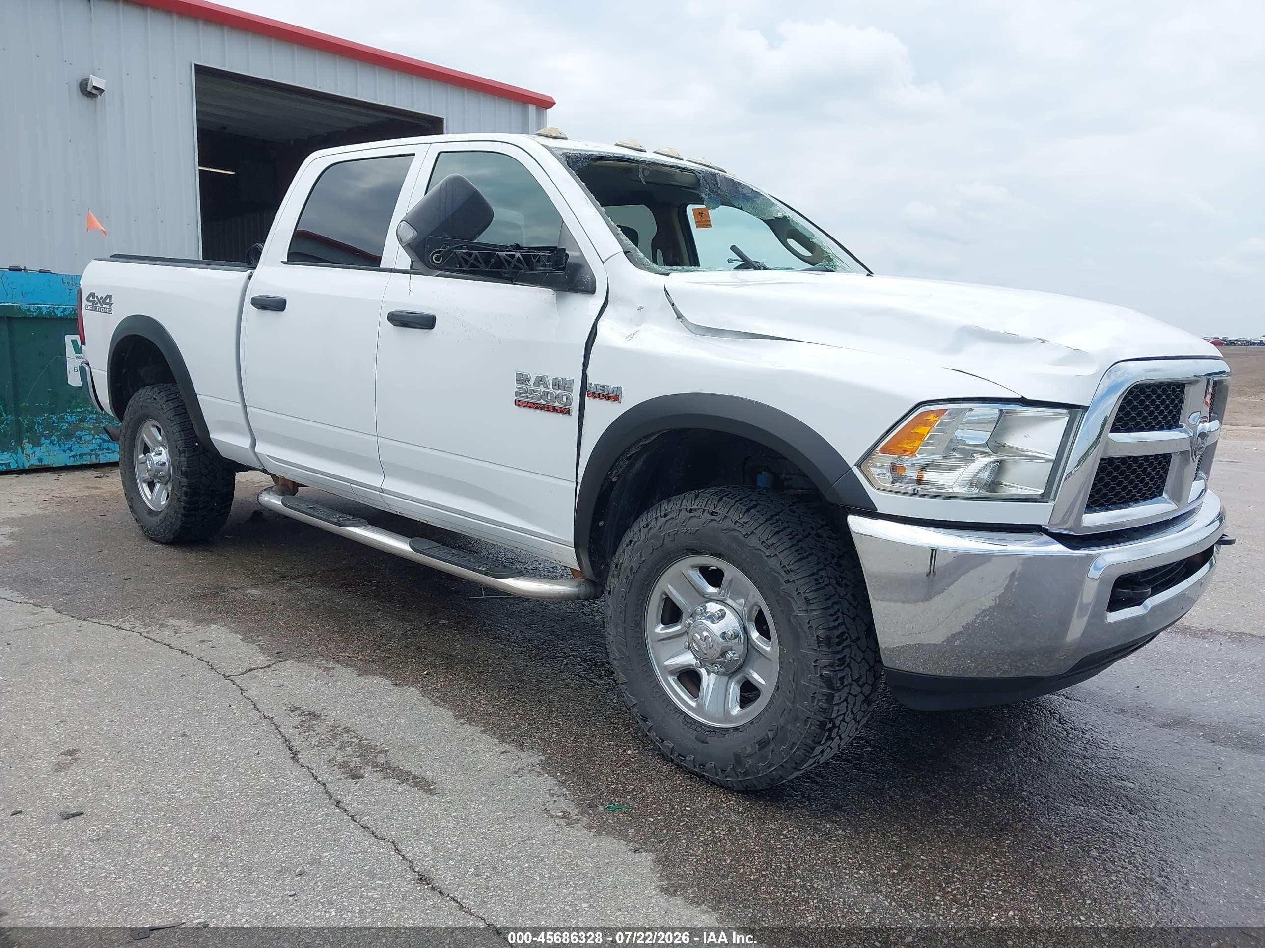 2018 Ram 2500 Tradesman, VIN 3C6UR5CJ5JG109616 — Front end