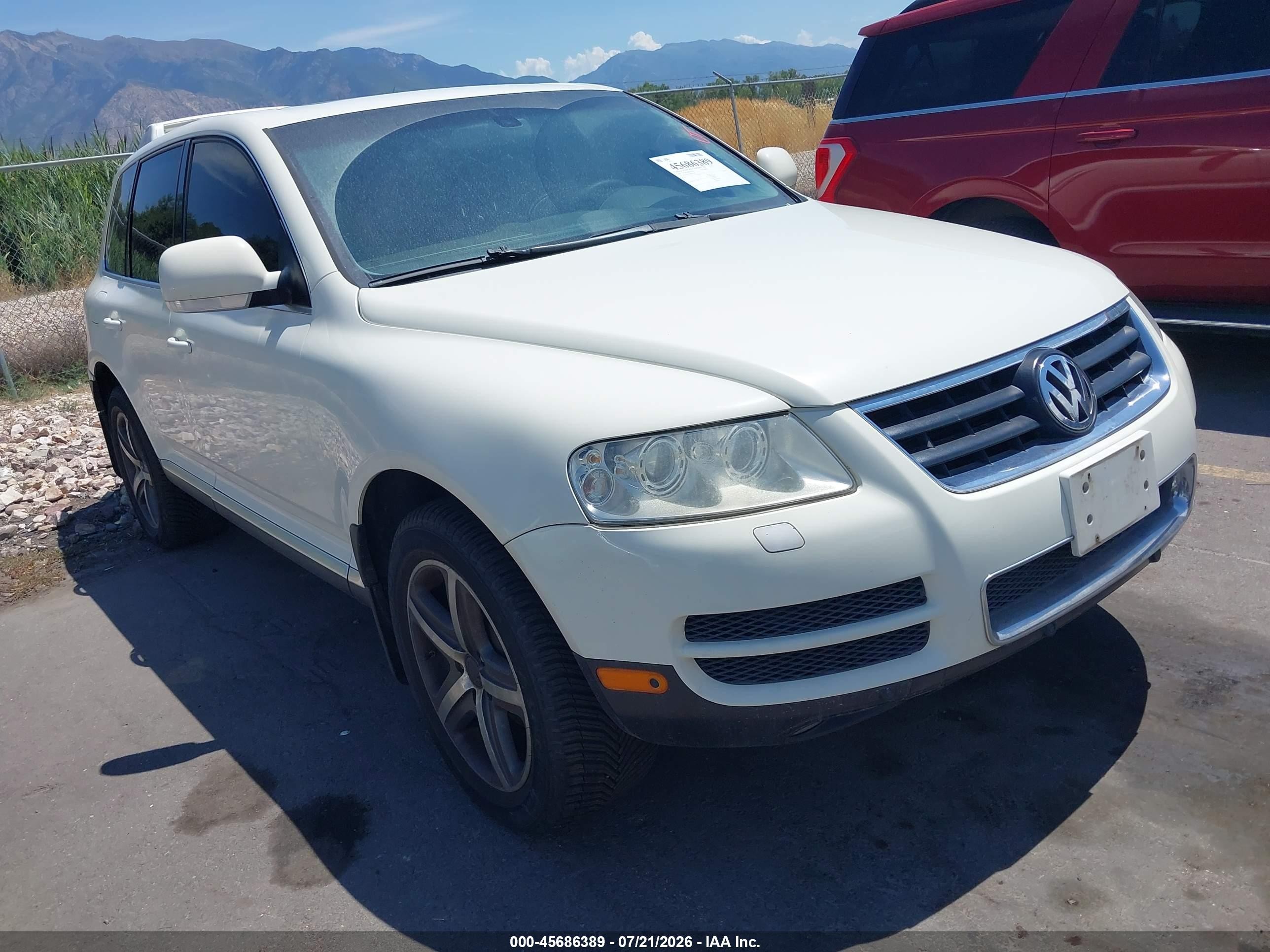 2004 Volkswagen Touareg, VIN WVGCM67L84D021239 — Rear end