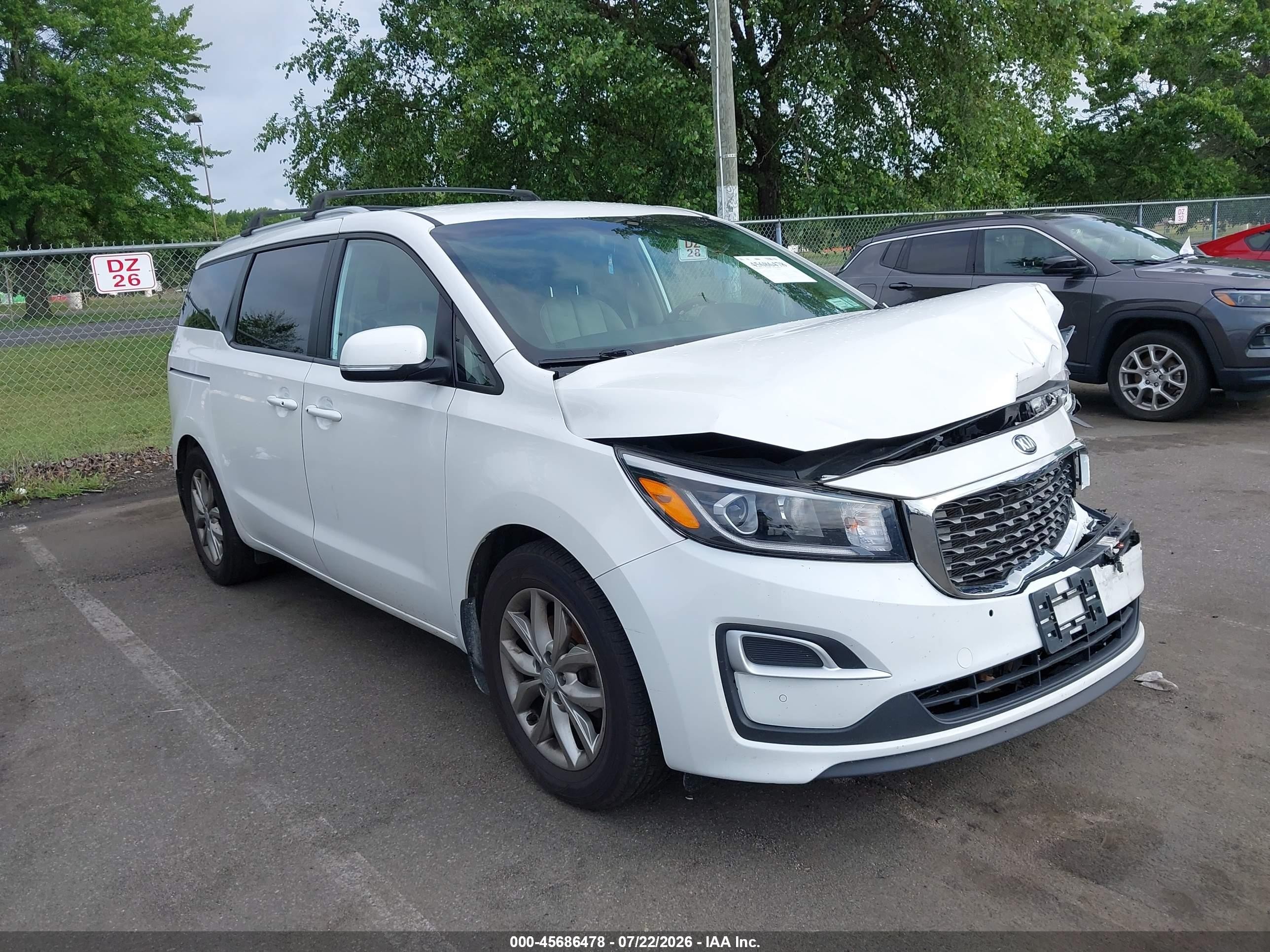 2020 Kia Sedona EX, VIN KNDMB5C12L6657851 — Front end