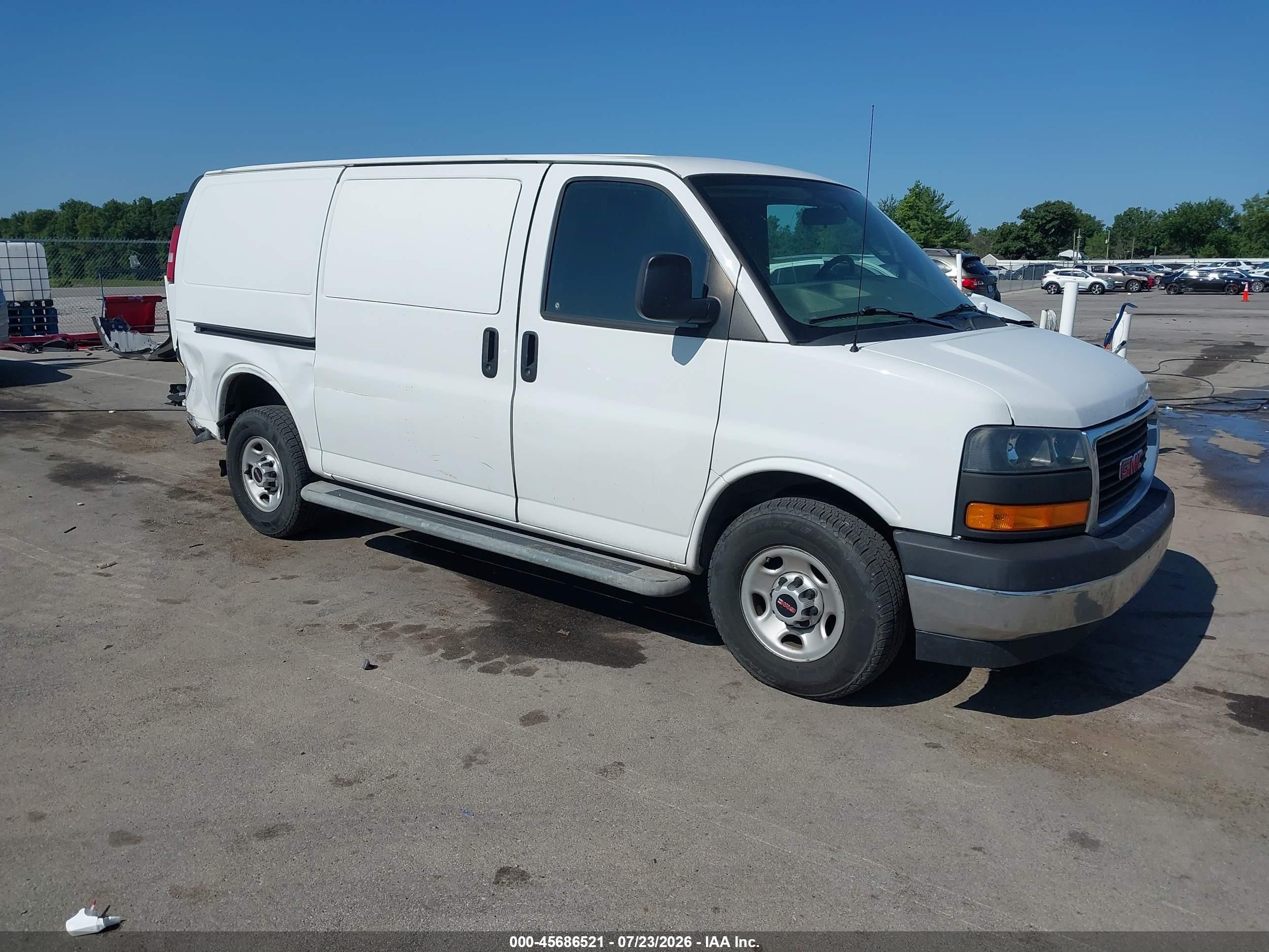 2018 GMC Savana Cargo, VIN 1GTW7AFG8J1911527 — Rear end