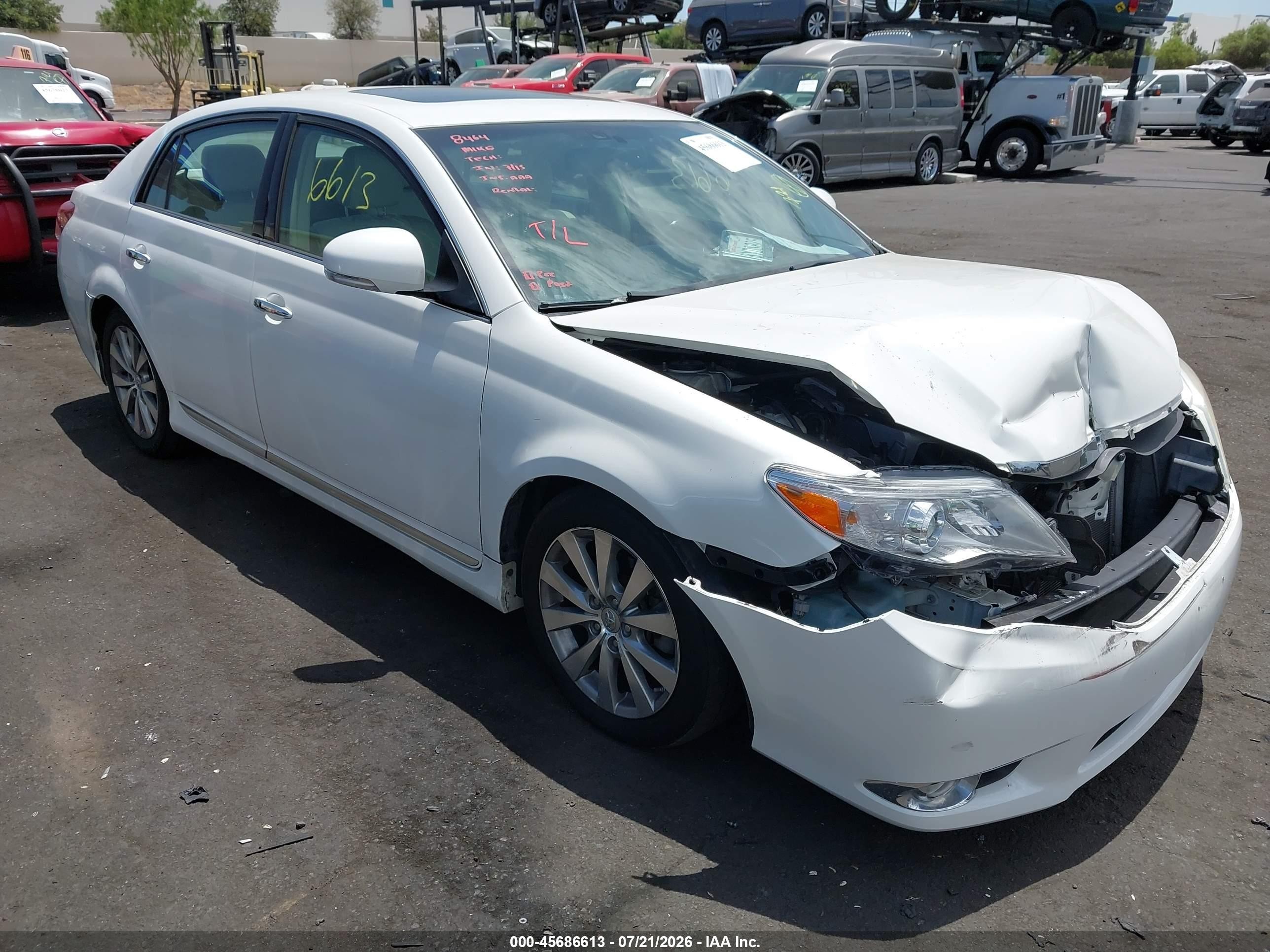 2011 Toyota Avalon, VIN 4T1BK3DB5BU433398 — Front end