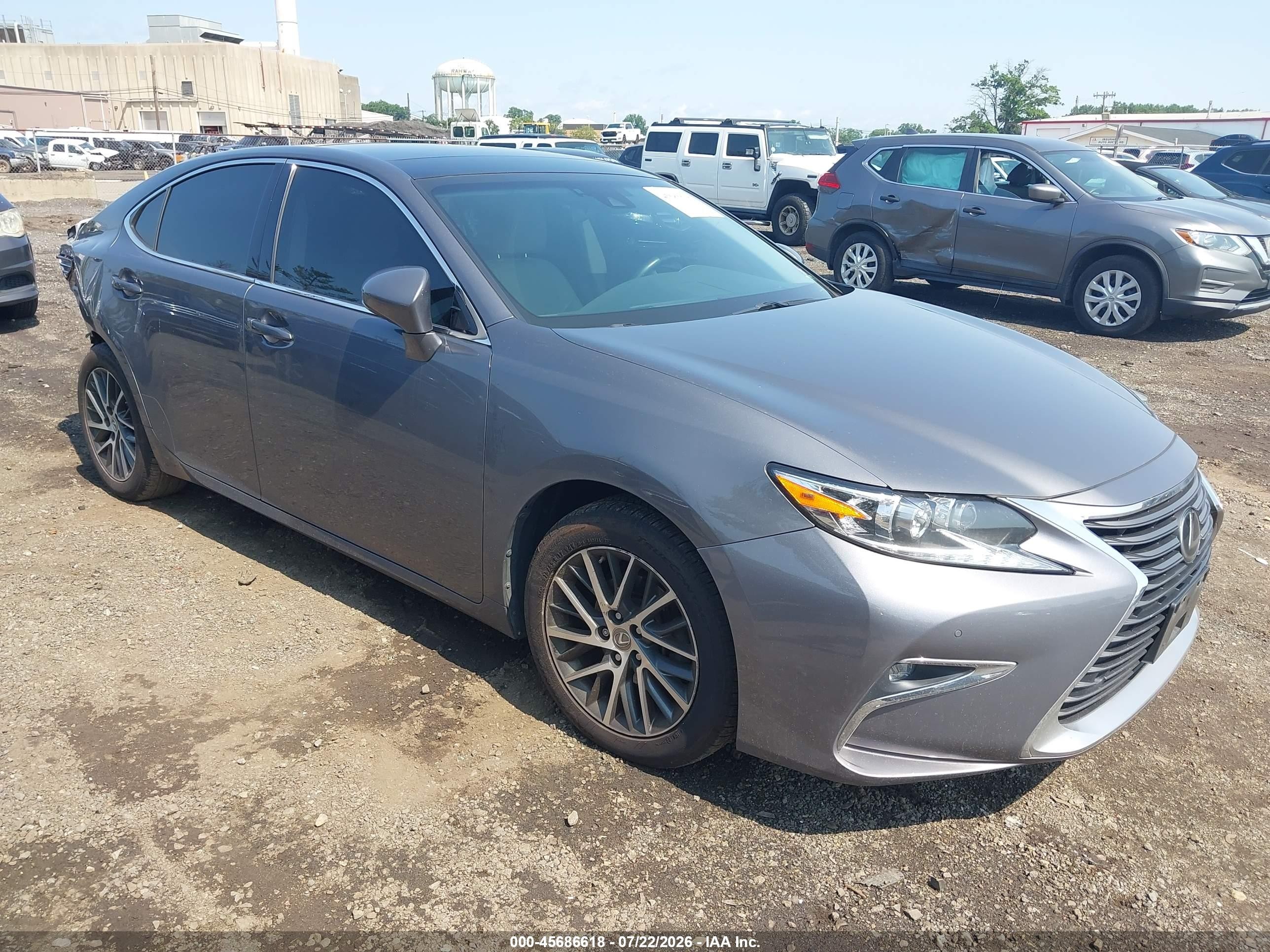 2017 Lexus ES 350, VIN 58ABK1GG9HU070682 — Front end